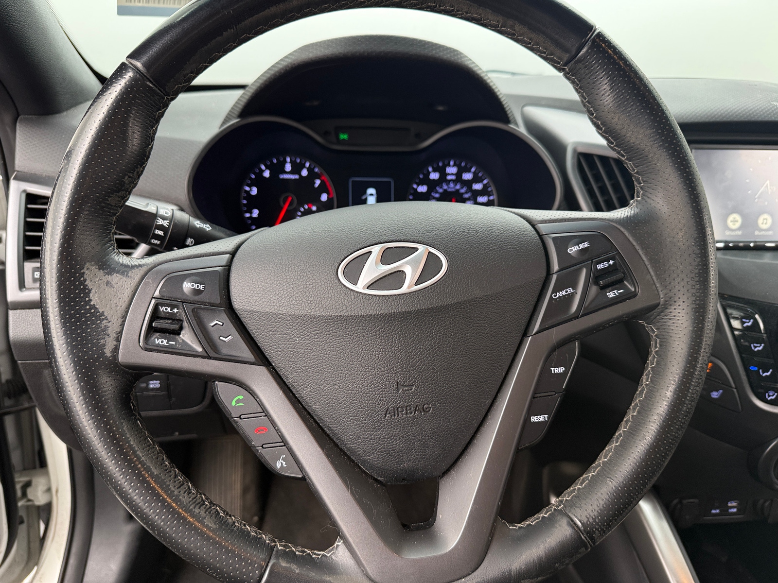 Thumbnail: 2016 Hyundai Veloster - 3