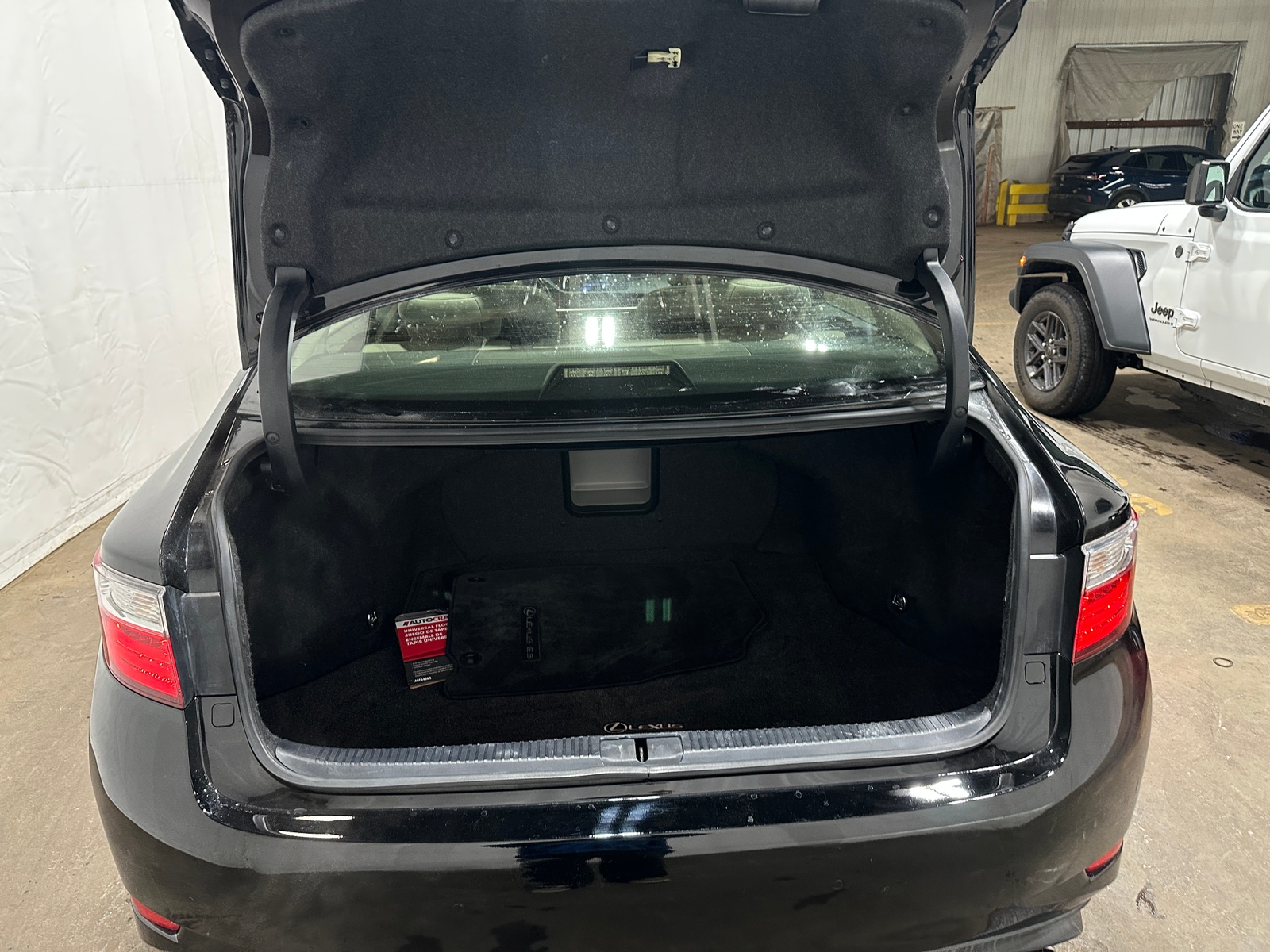 Thumbnail: 2013 Lexus ES - 6