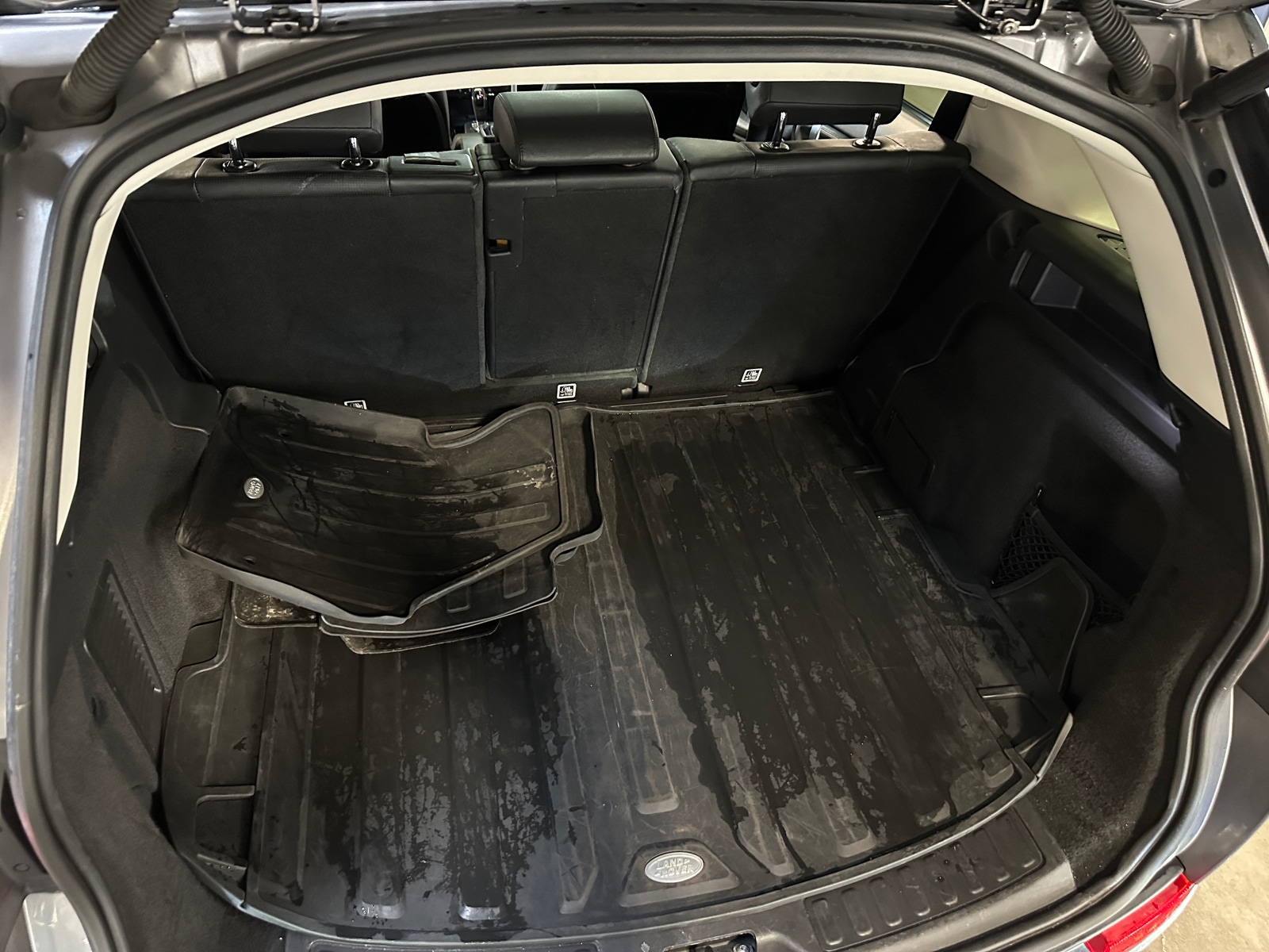 Thumbnail: 2020 Land Rover Discovery Sport - 6