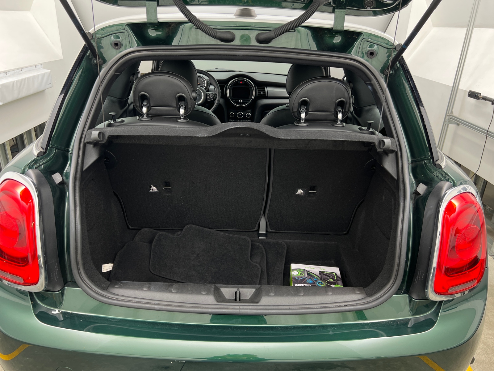 Thumbnail: 2019 MINI Cooper Hardtop - 6