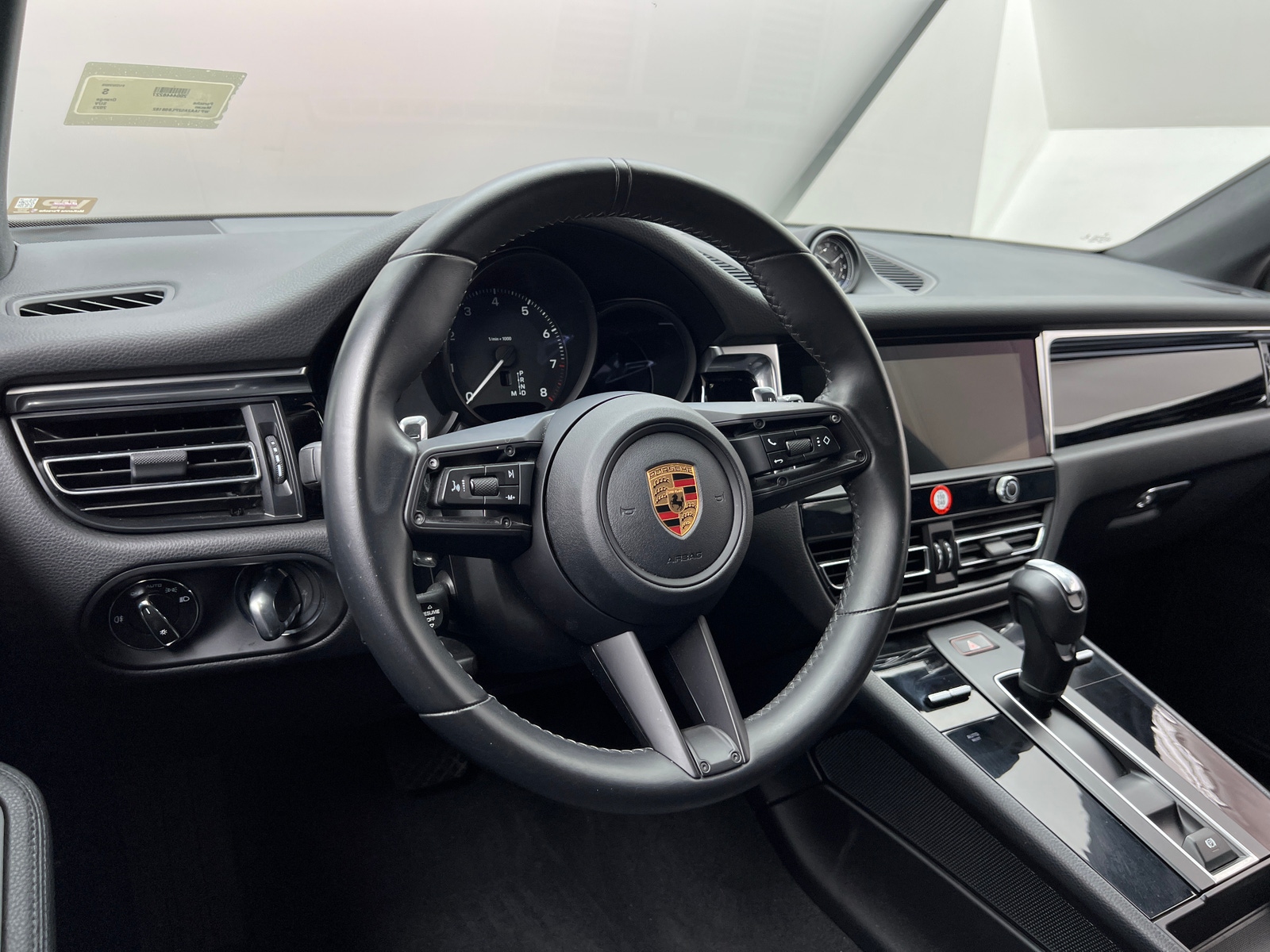 Thumbnail: 2023 Porsche Macan - 4