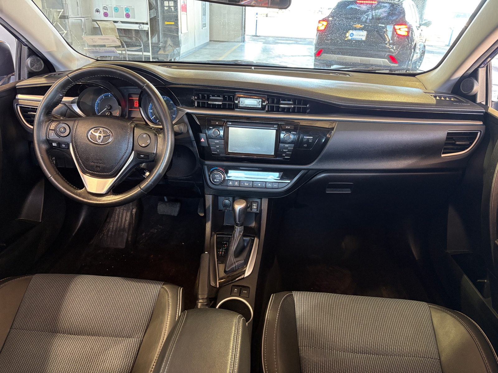 Thumbnail: 2015 Toyota Corolla - 3