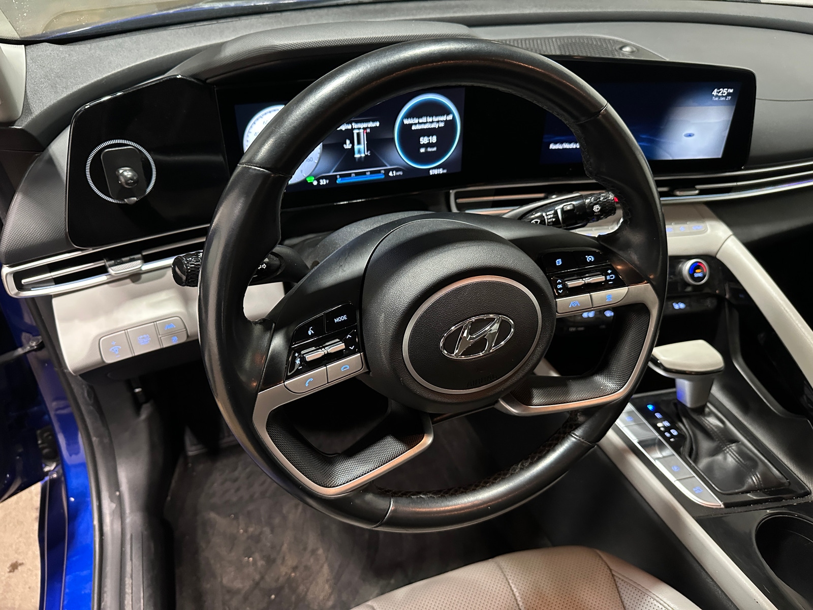 Thumbnail: 2022 Hyundai Elantra - 4