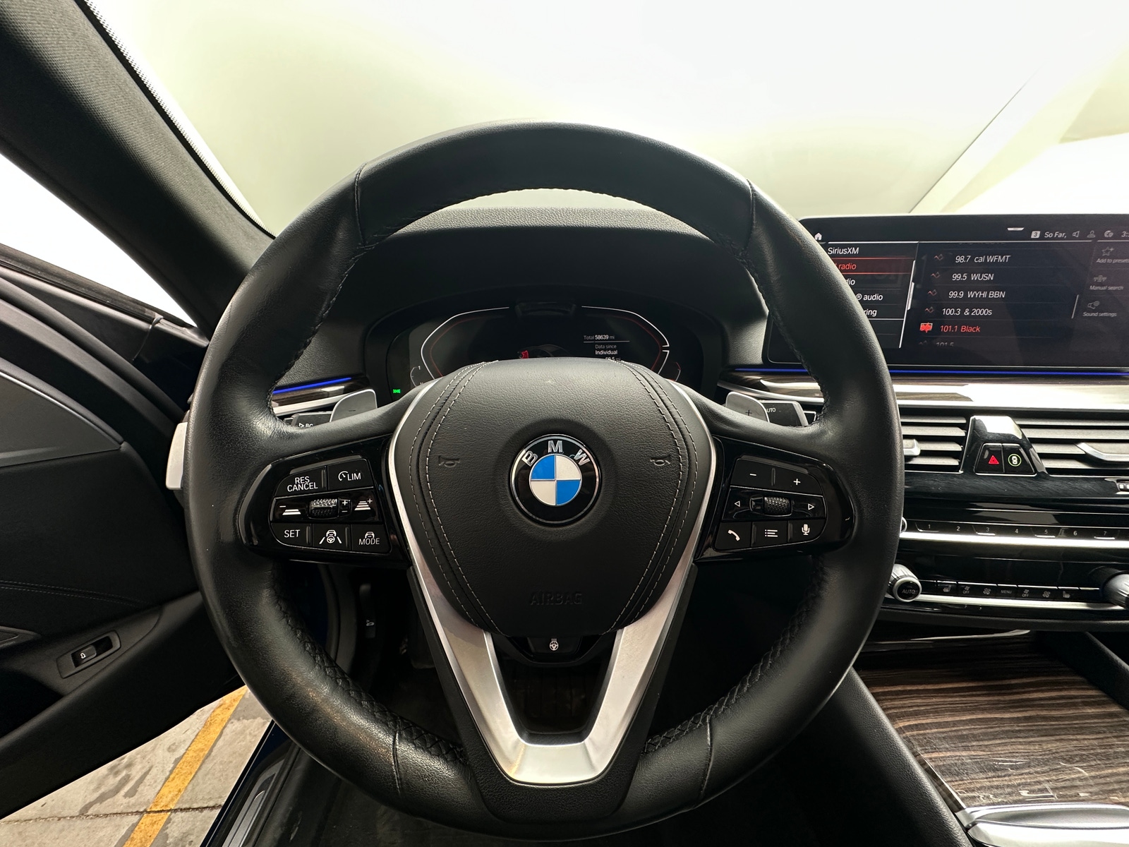 Thumbnail: 2021 BMW 5 Series - 4