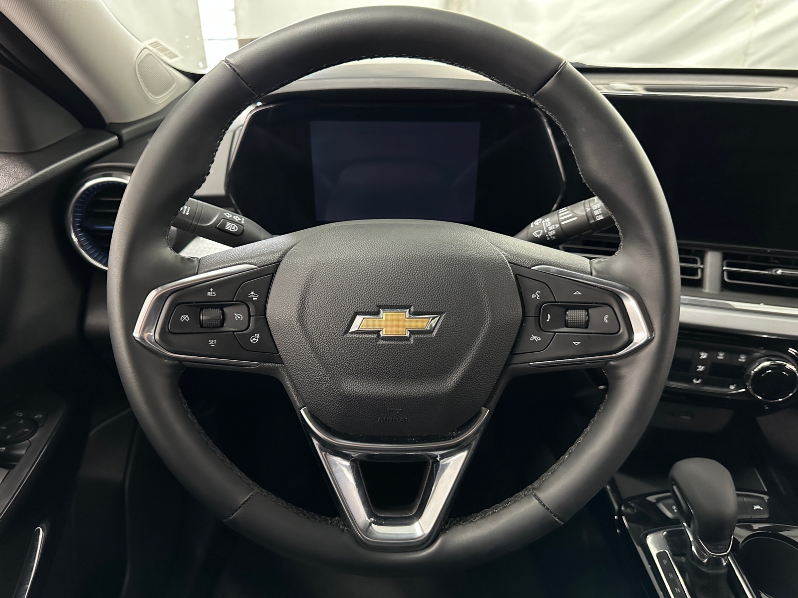 Thumbnail: 2025 Chevrolet Trax - 5