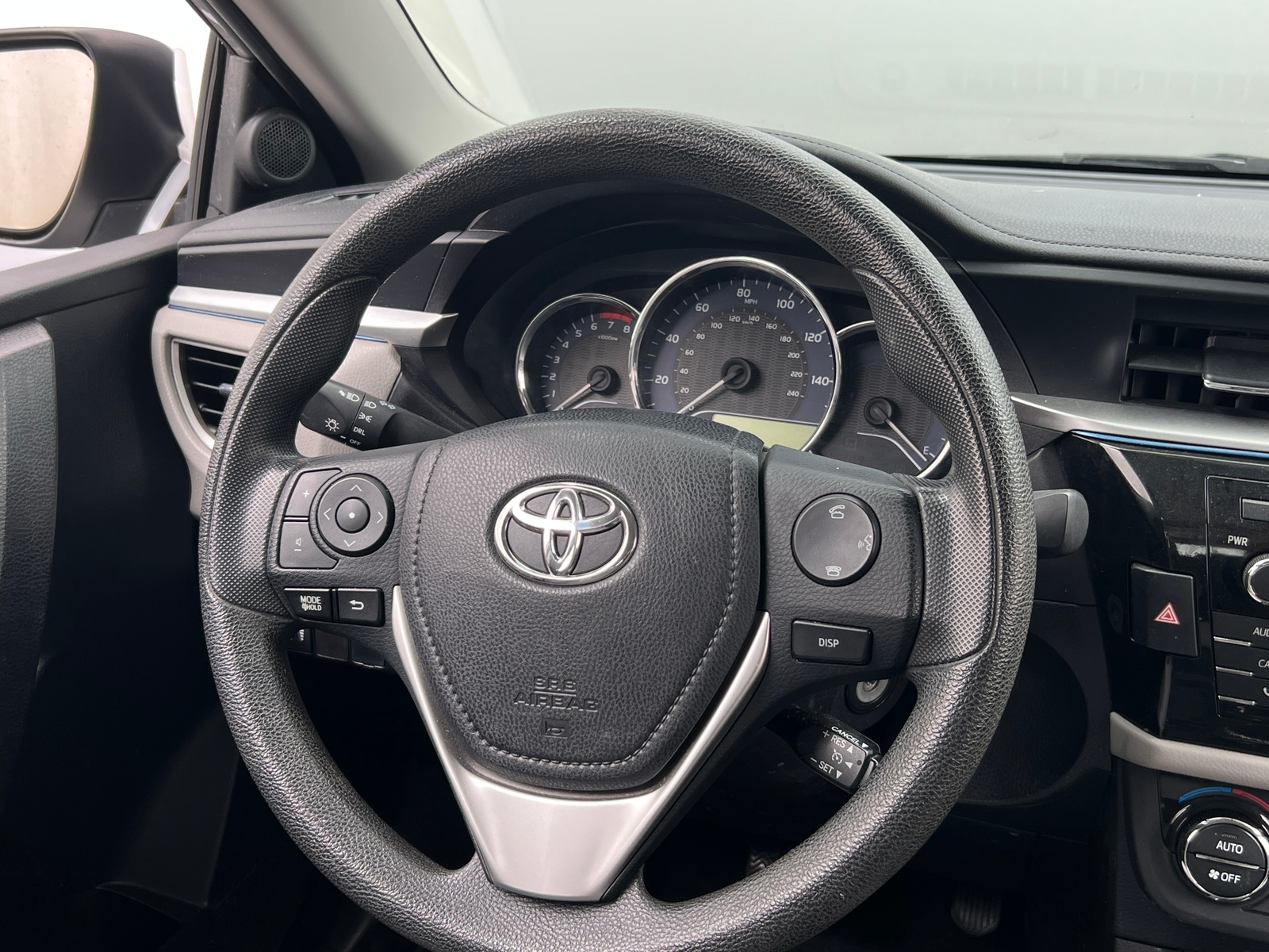 Thumbnail: 2015 Toyota Corolla - 4