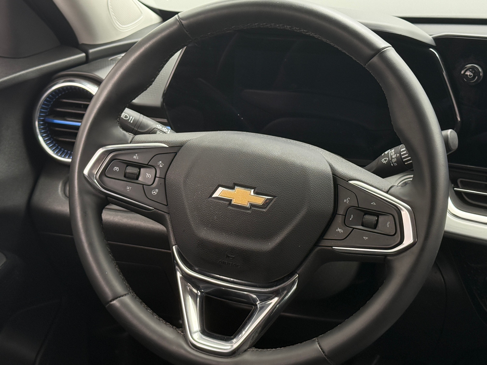 Thumbnail: 2025 Chevrolet Trax - 5