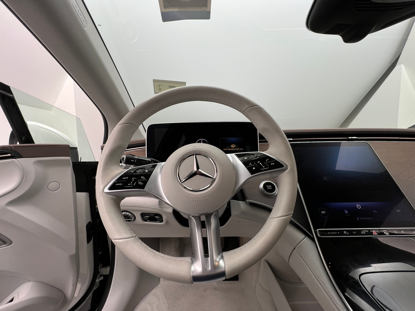 Thumbnail: 2025 Mercedes-Benz EQE - 4