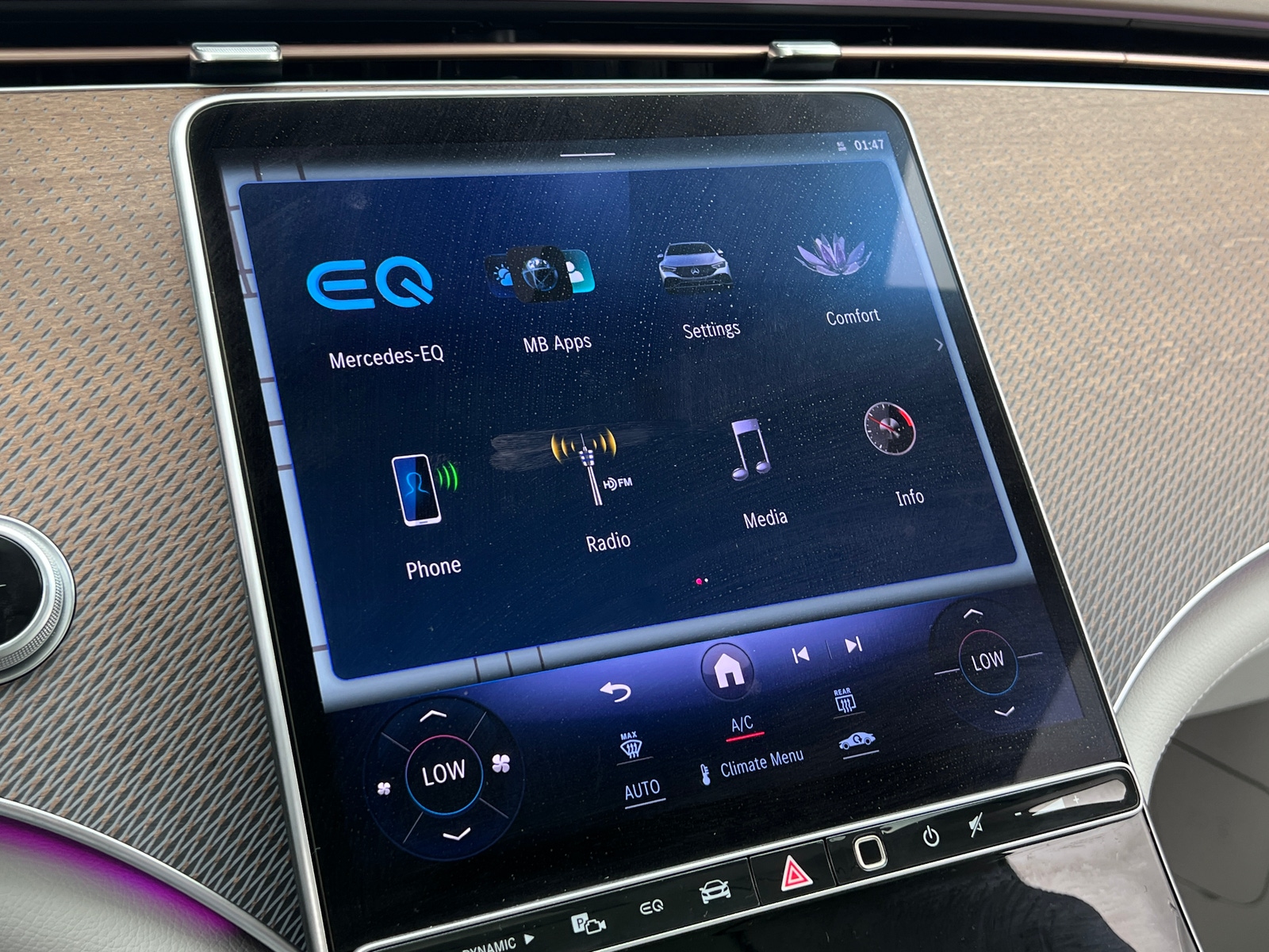 Thumbnail: 2025 Mercedes-Benz EQE - 3