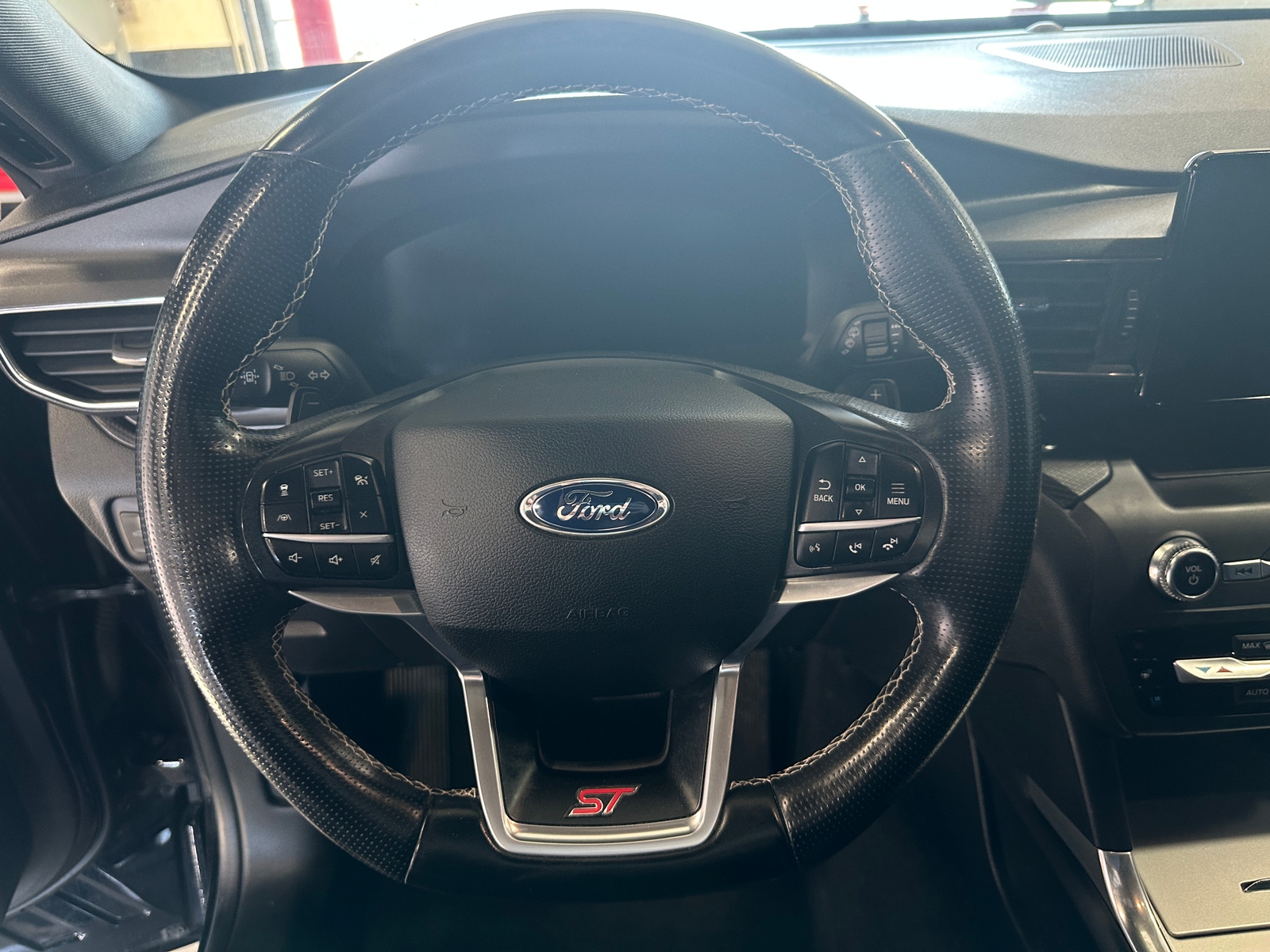 Thumbnail: 2020 Ford Explorer - 4