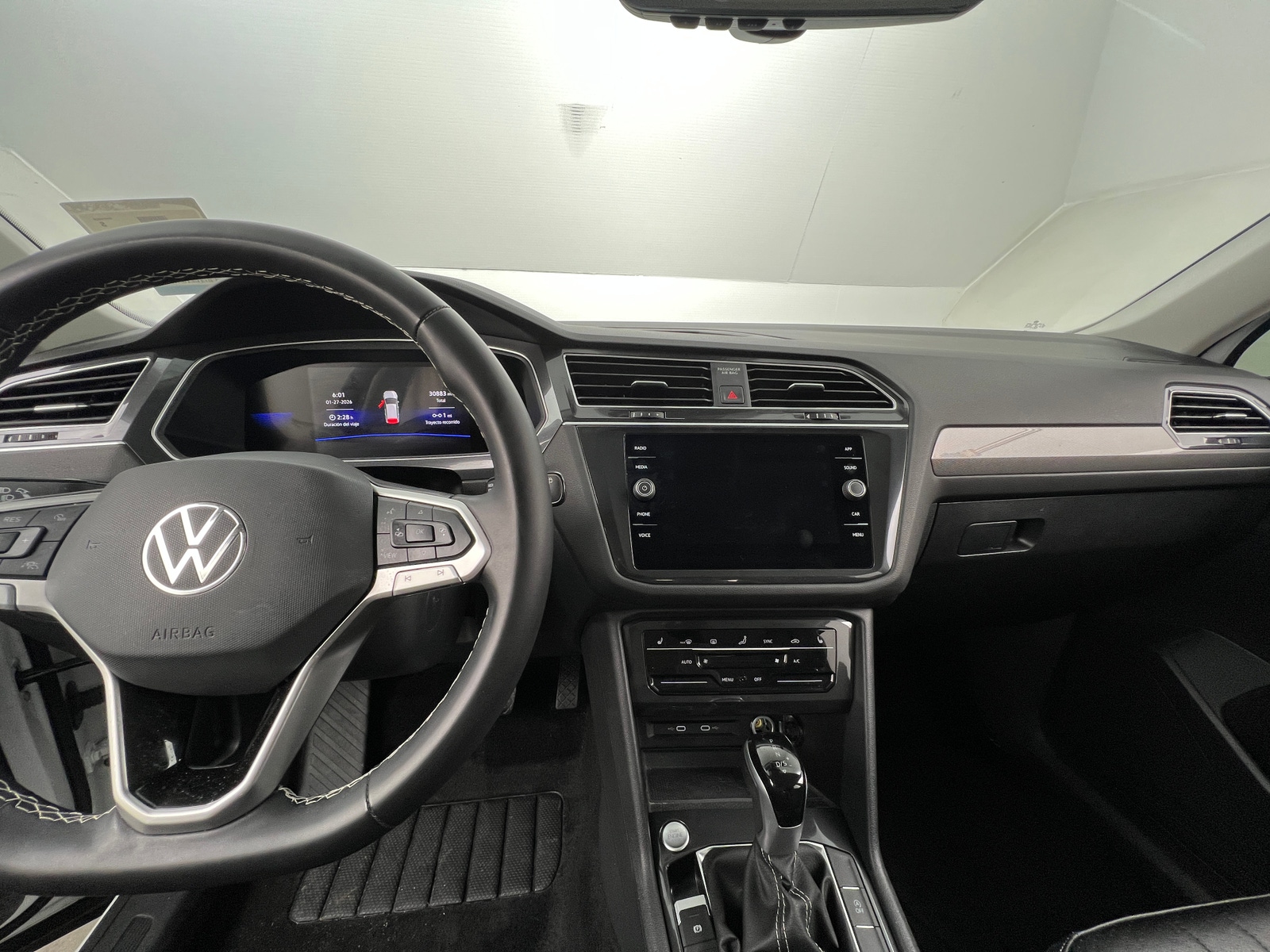 Thumbnail: 2024 Volkswagen Tiguan - 2