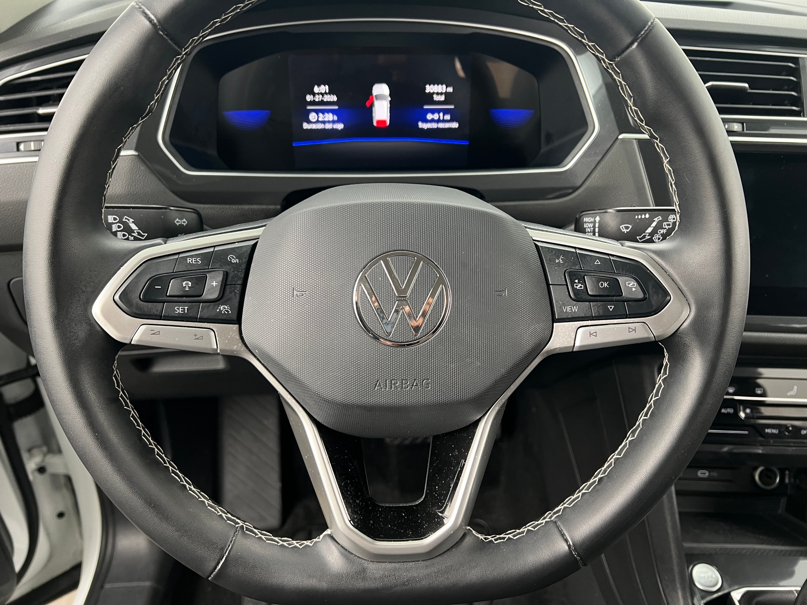 Thumbnail: 2024 Volkswagen Tiguan - 4