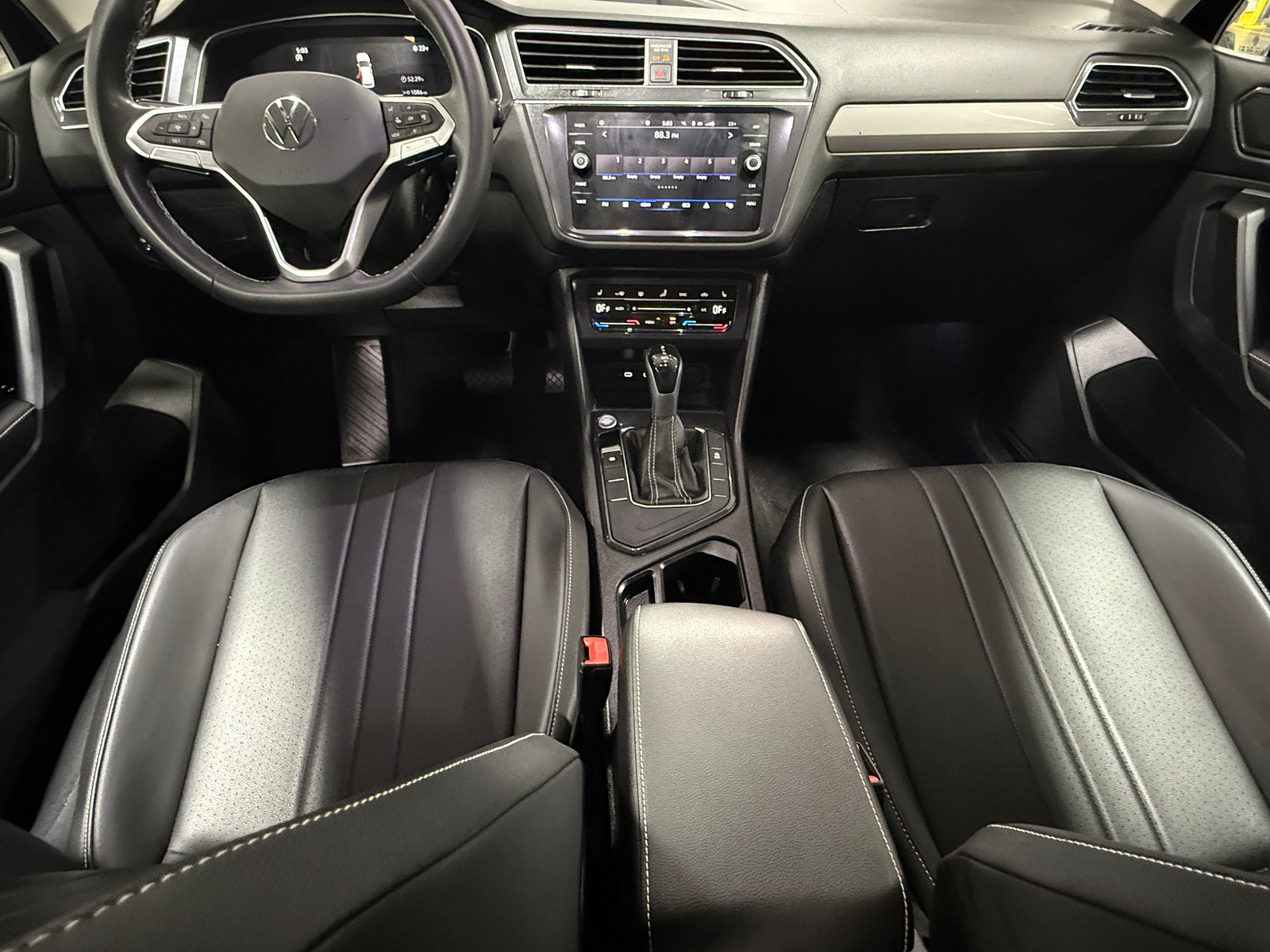 Thumbnail: 2023 Volkswagen Tiguan - 2