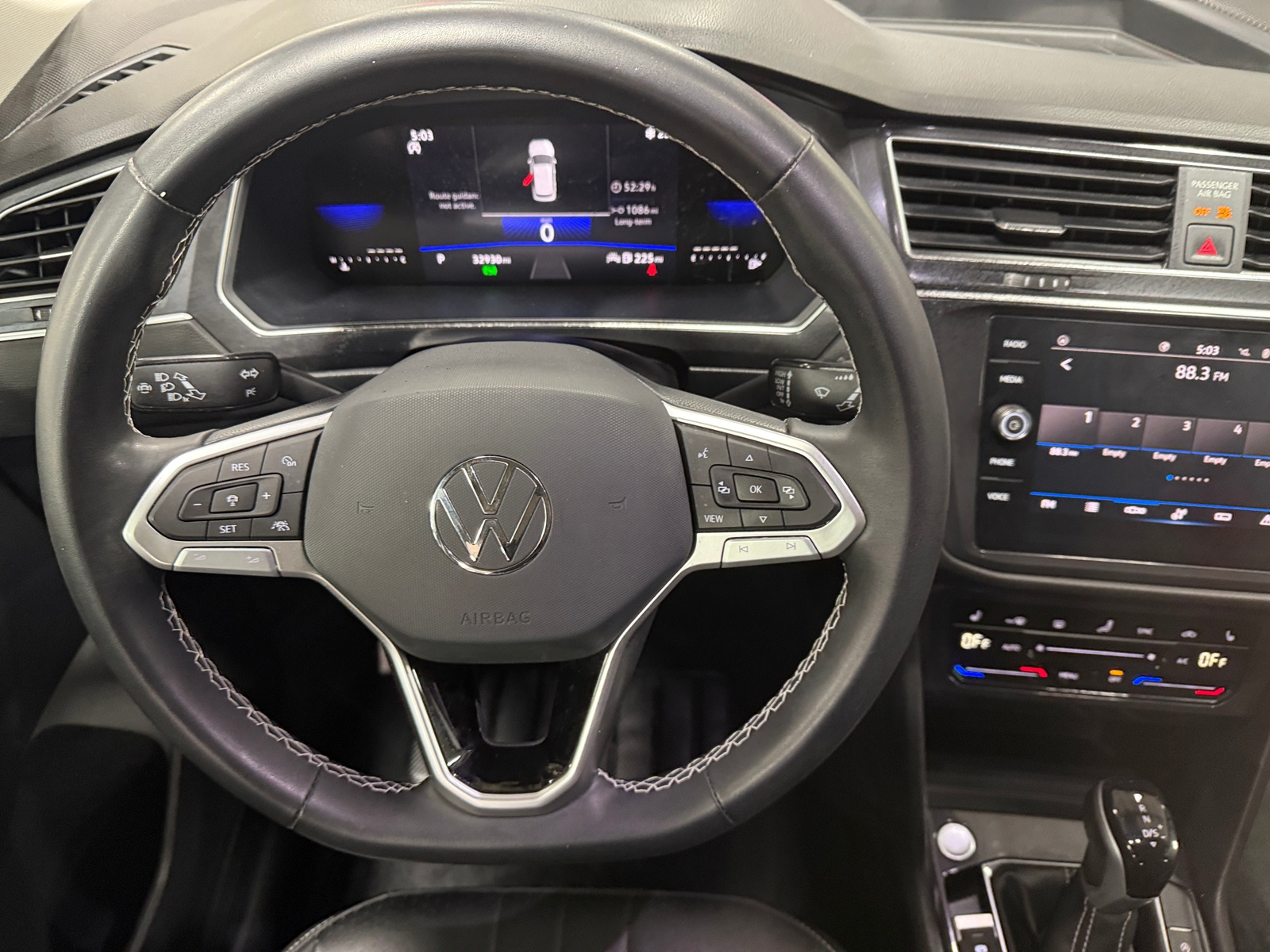 Thumbnail: 2023 Volkswagen Tiguan - 4