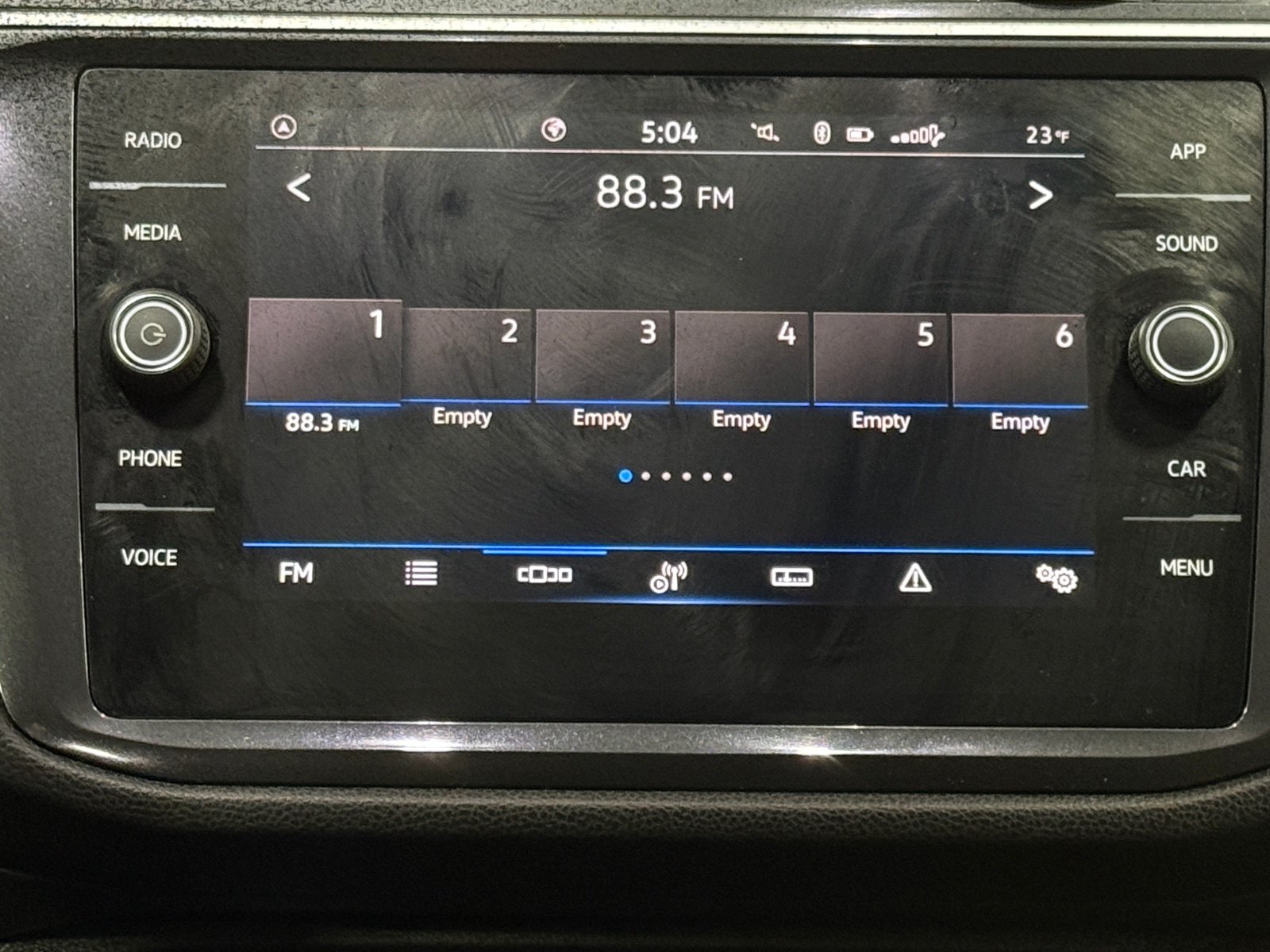 Thumbnail: 2023 Volkswagen Tiguan - 3