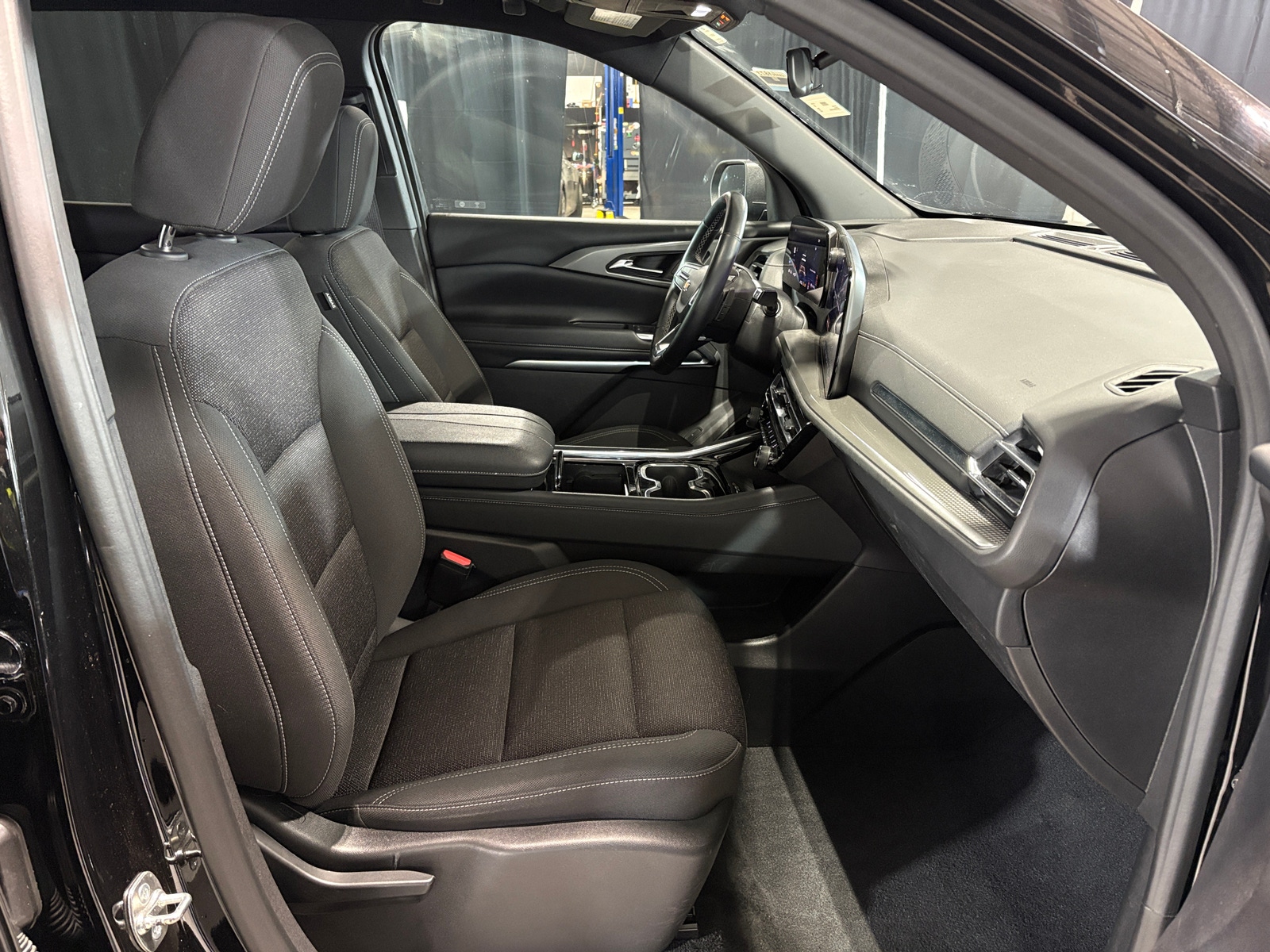 Thumbnail: 2024 Chevrolet Traverse - 2