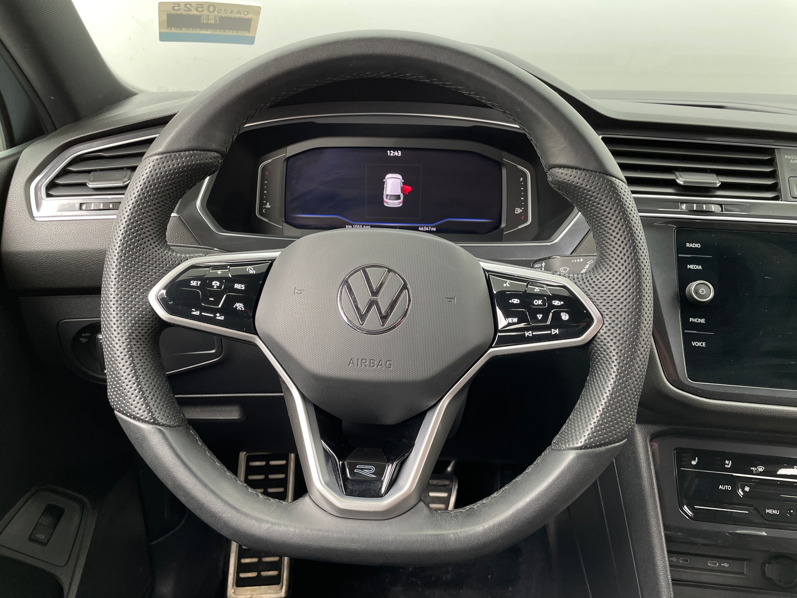 Thumbnail: 2022 Volkswagen Tiguan - 4