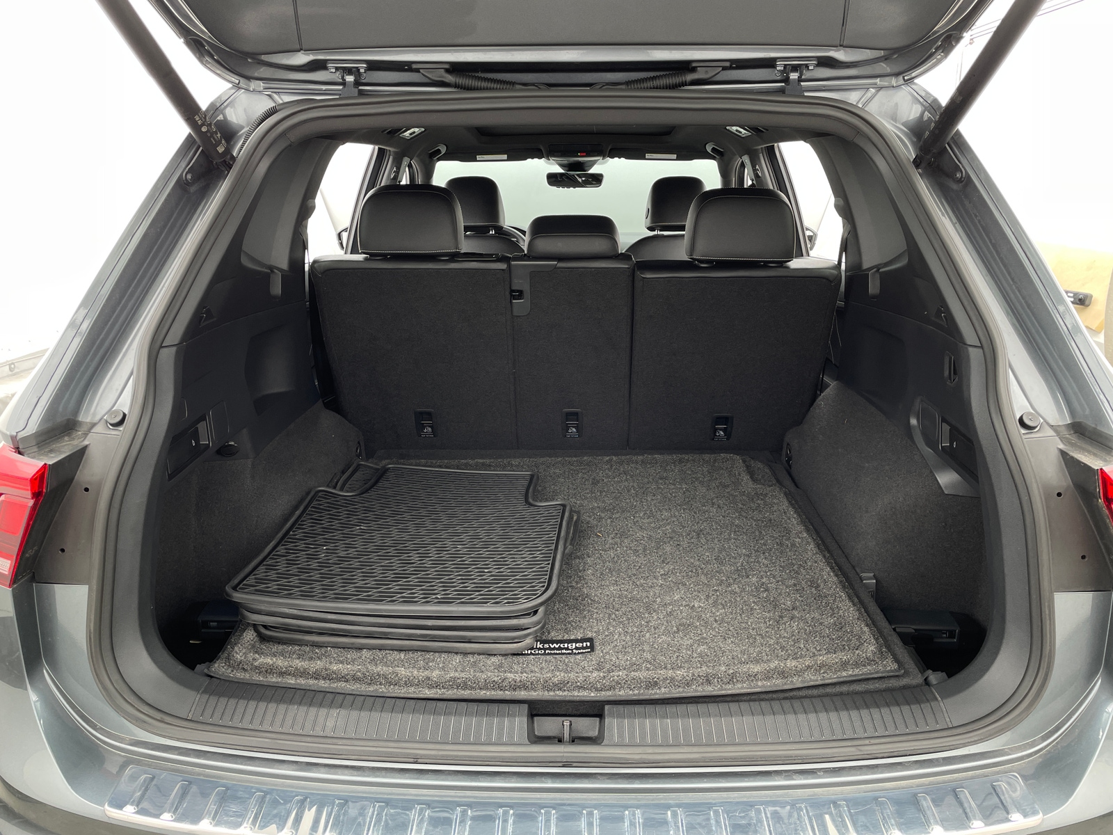 Thumbnail: 2022 Volkswagen Tiguan - 6