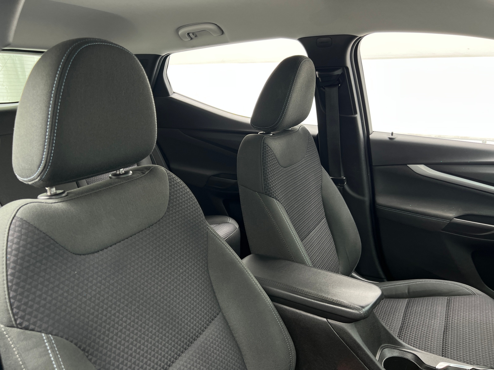 Thumbnail: 2022 Chevrolet Bolt EUV - 2