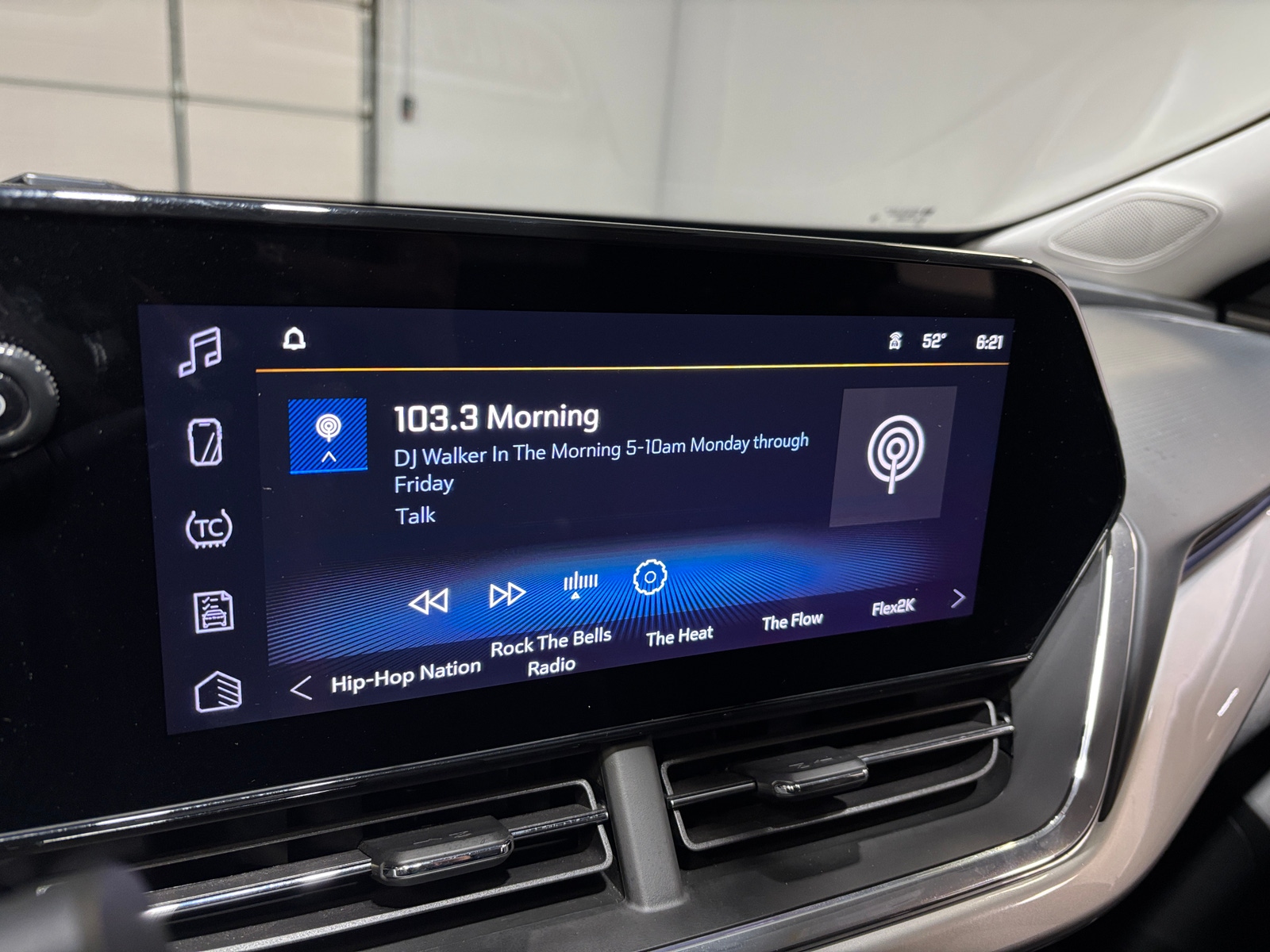 Thumbnail: 2025 Chevrolet Trax - 4