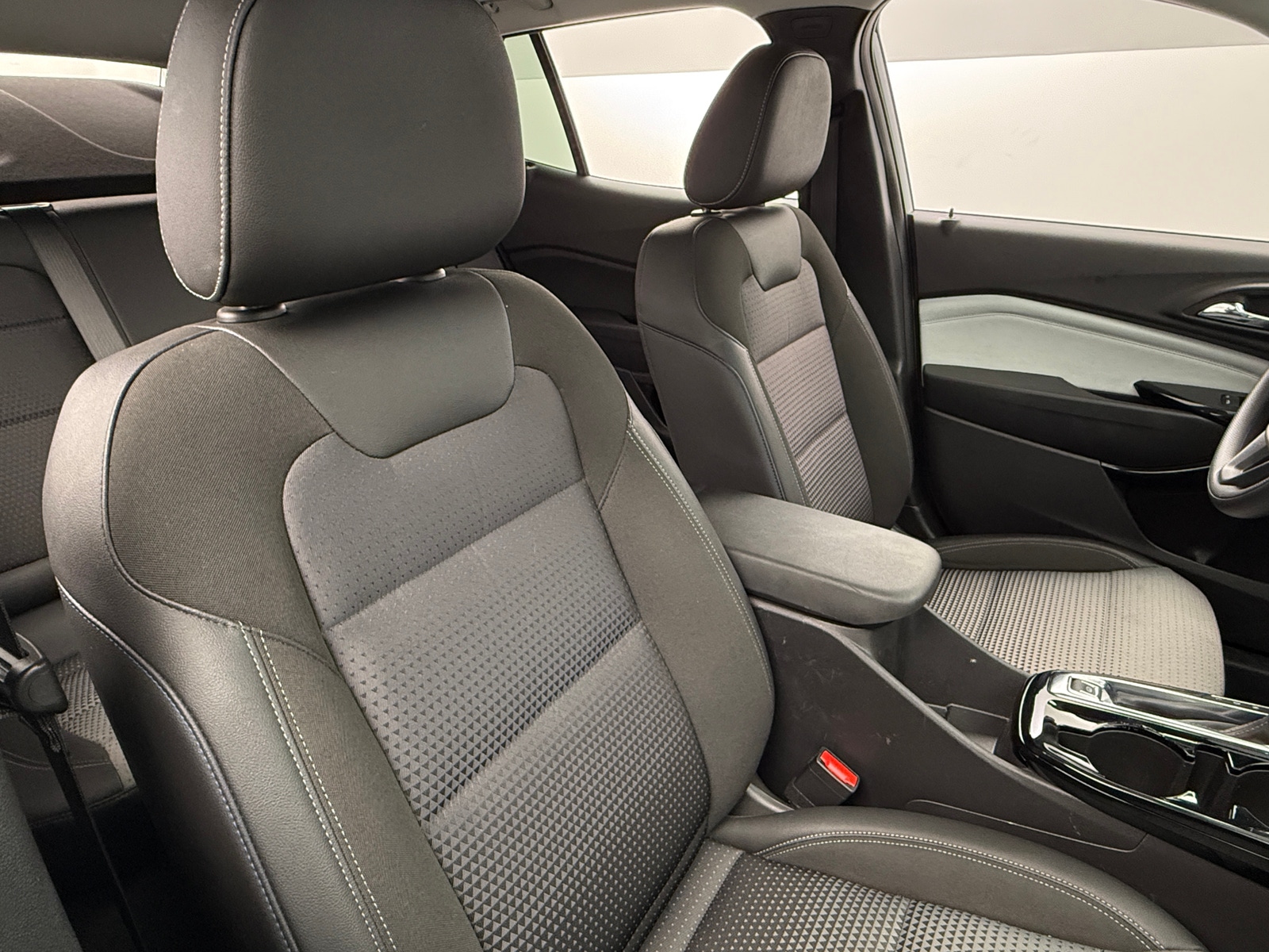 Thumbnail: 2025 Chevrolet Trax - 2