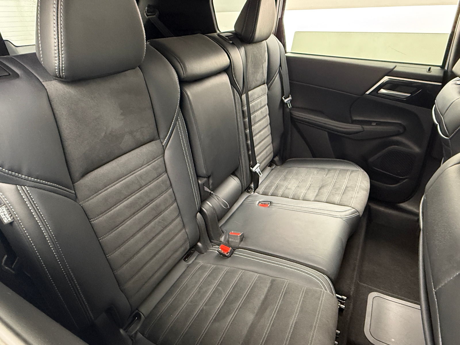 Thumbnail: 2024 Mitsubishi Outlander - 5