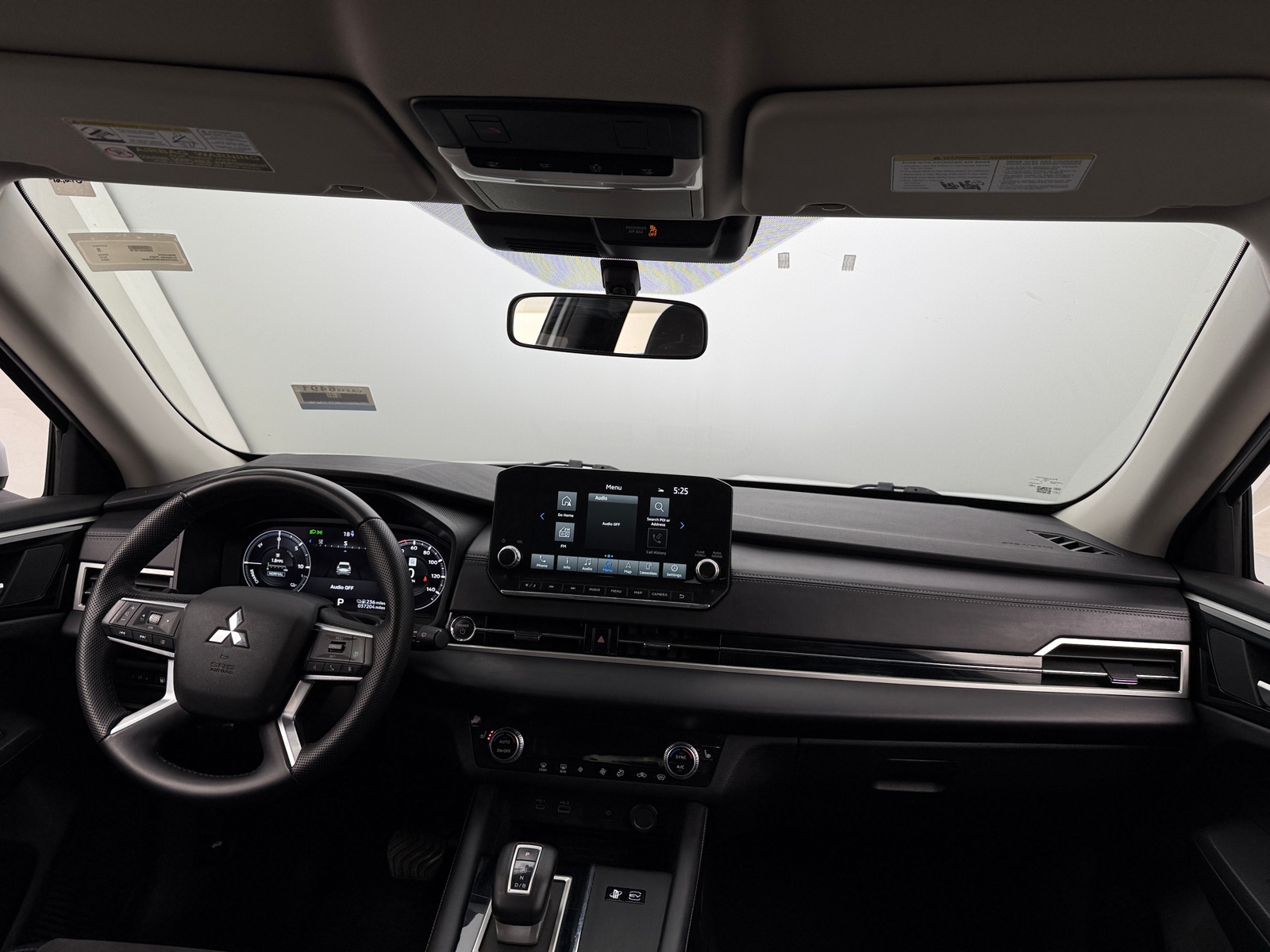 Thumbnail: 2024 Mitsubishi Outlander - 2