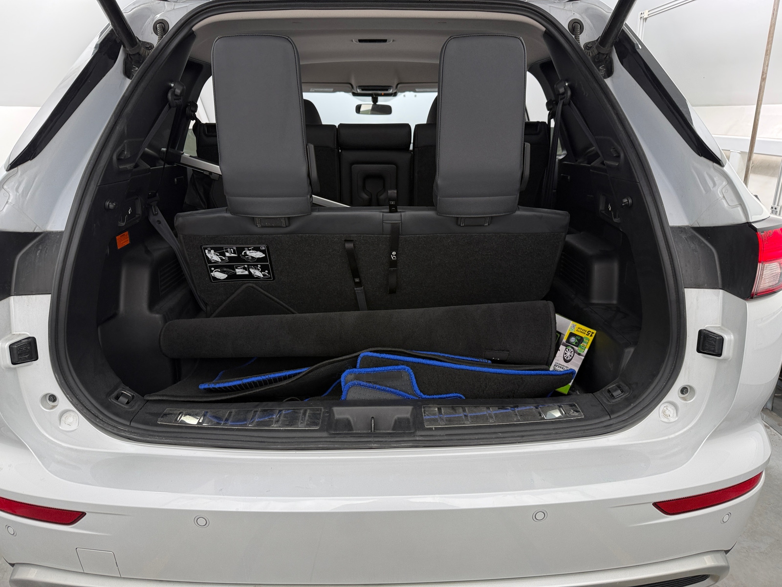 Thumbnail: 2024 Mitsubishi Outlander - 6