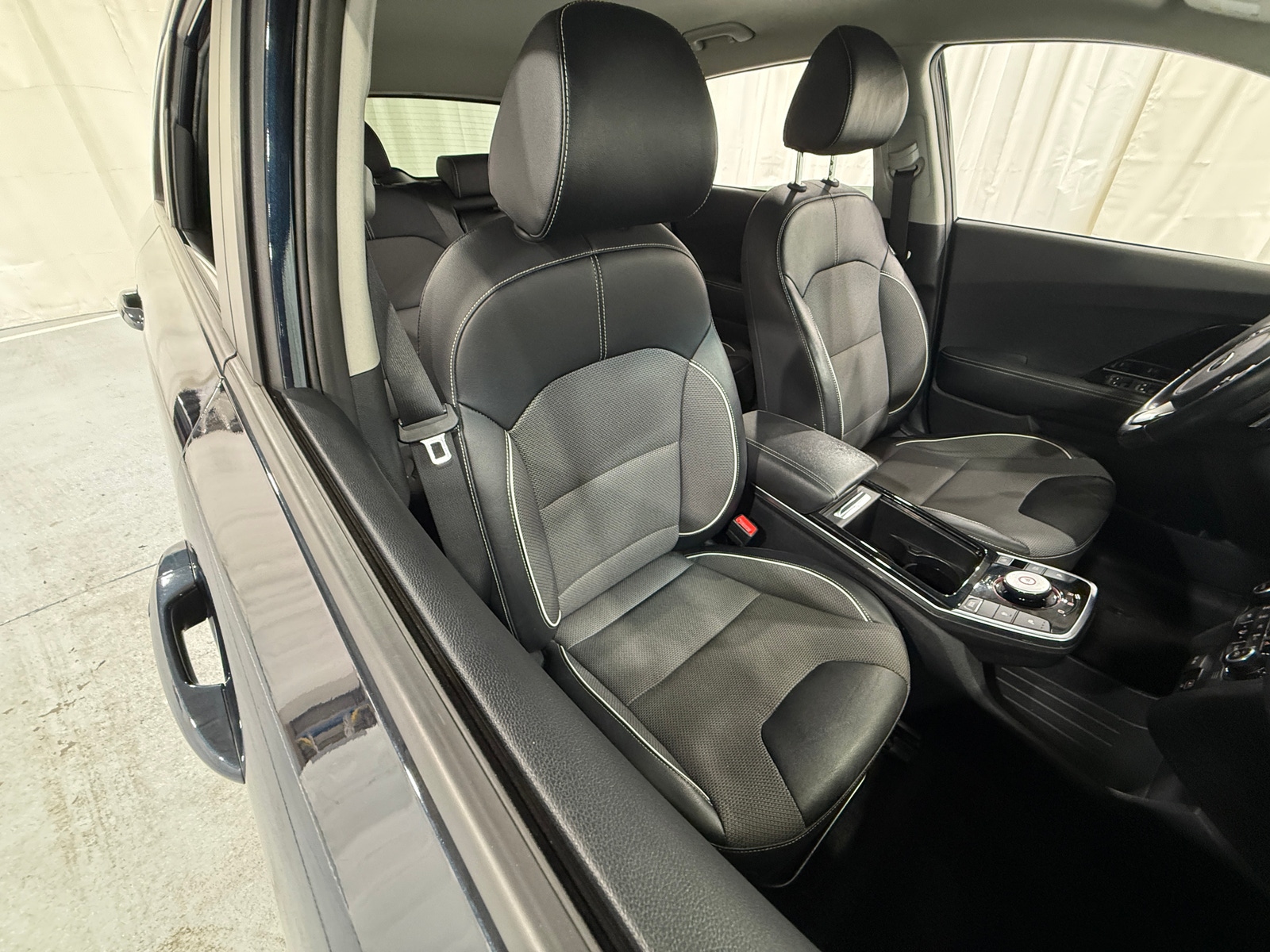 Thumbnail: 2020 Kia Niro - 2