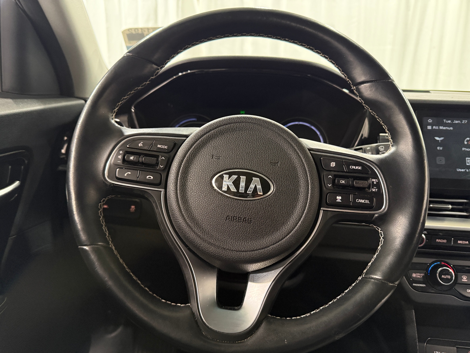 Thumbnail: 2020 Kia Niro - 5