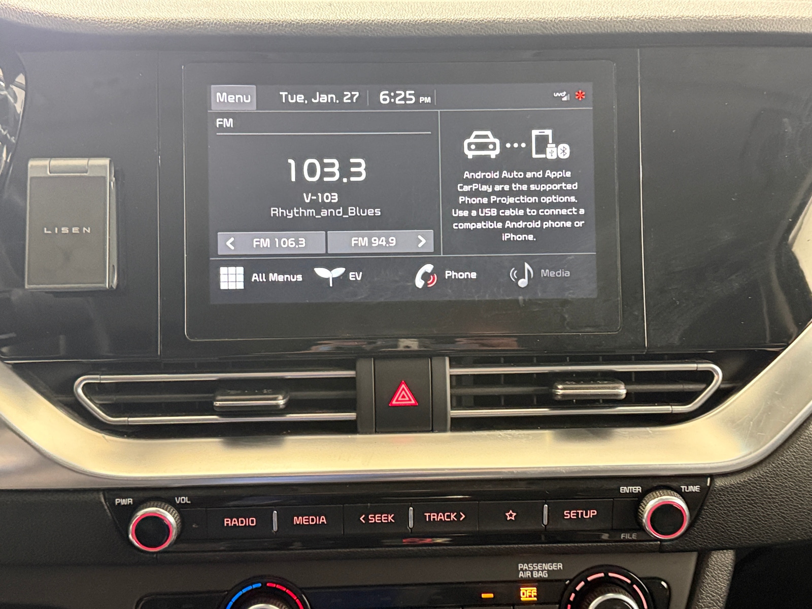 Thumbnail: 2020 Kia Niro - 4