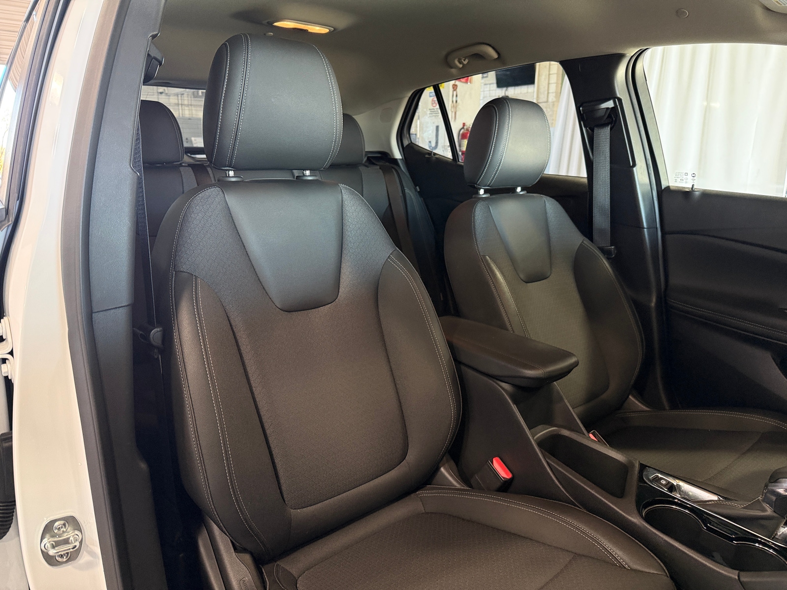 Thumbnail: 2025 Buick Encore GX - 2