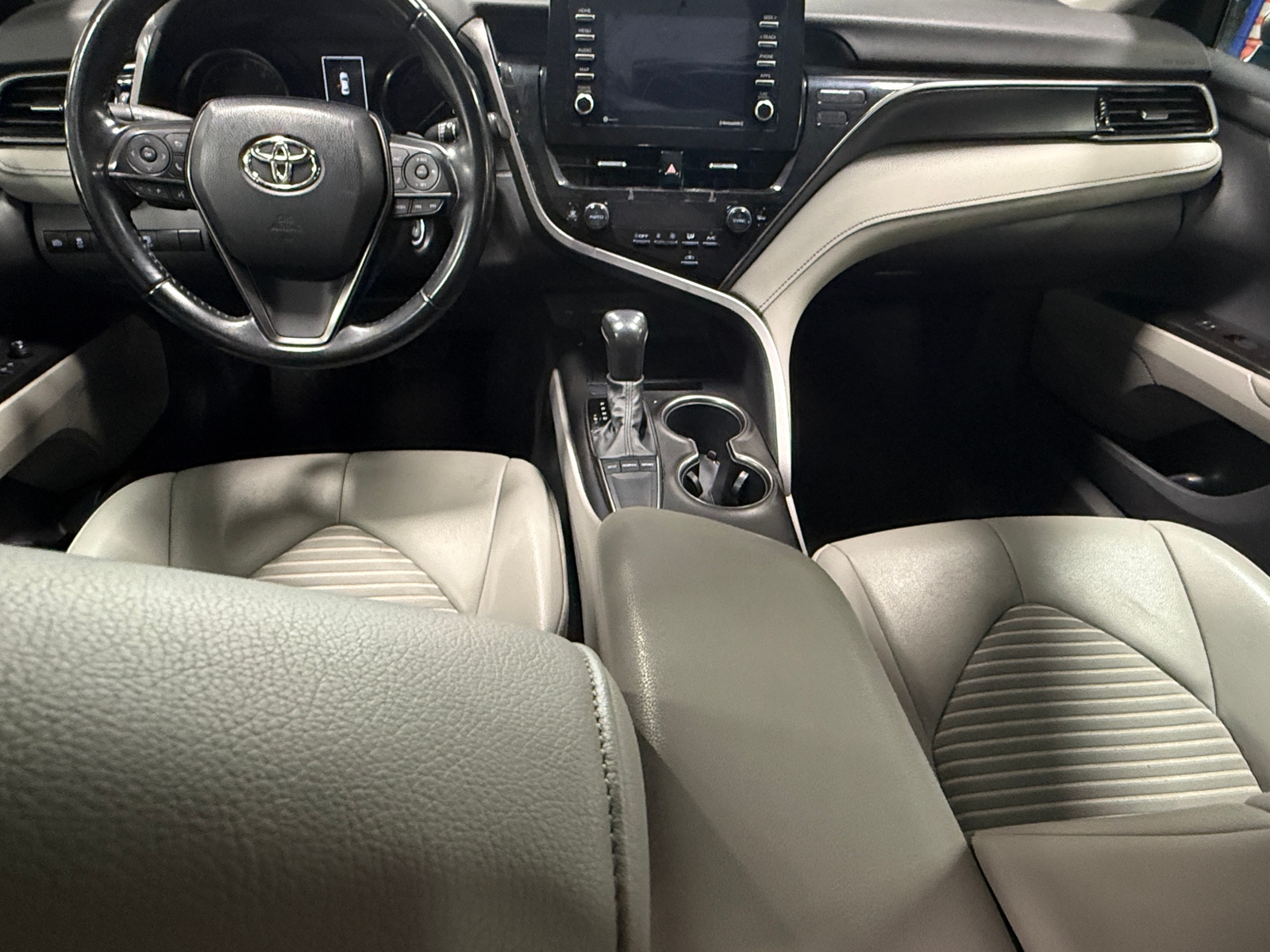 Thumbnail: 2022 Toyota Camry - 3