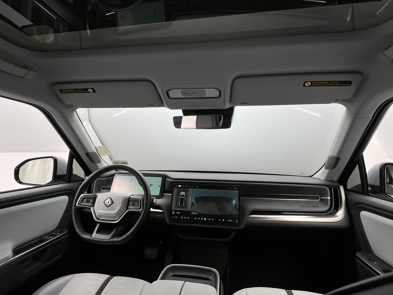 Thumbnail: 2025 Rivian R1T - 2