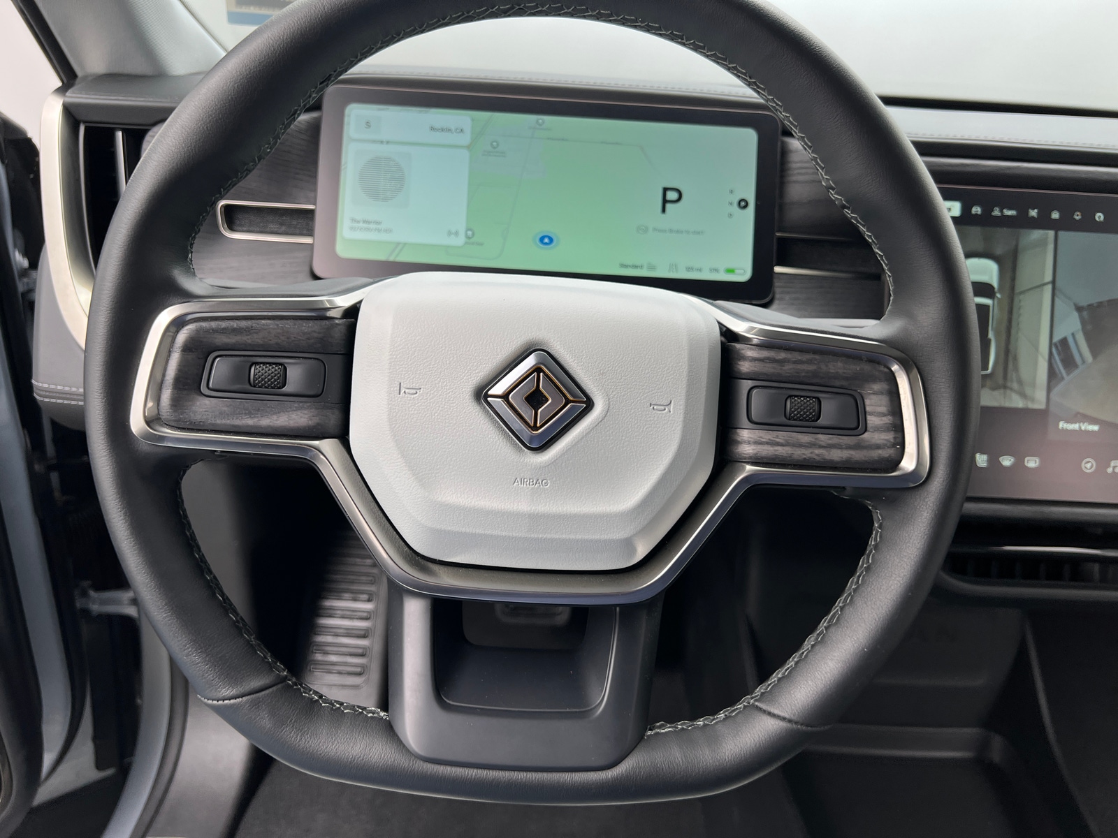 Thumbnail: 2025 Rivian R1T - 4