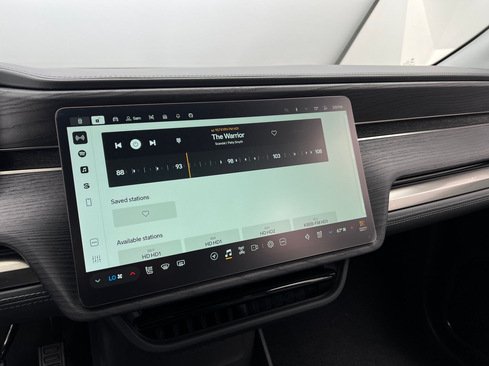 Thumbnail: 2025 Rivian R1T - 3