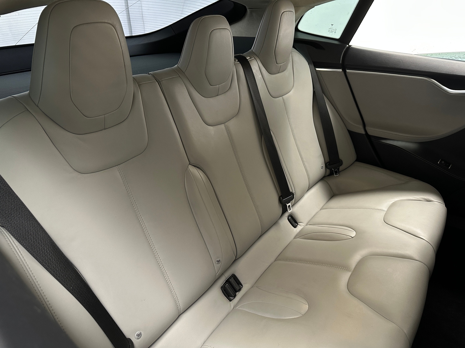 Thumbnail: 2015 Tesla Model S - 5