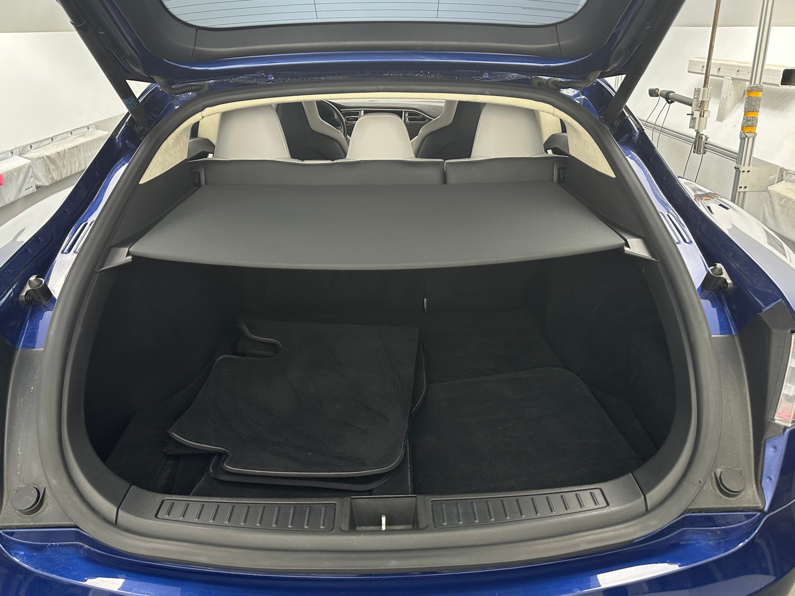 Thumbnail: 2015 Tesla Model S - 6