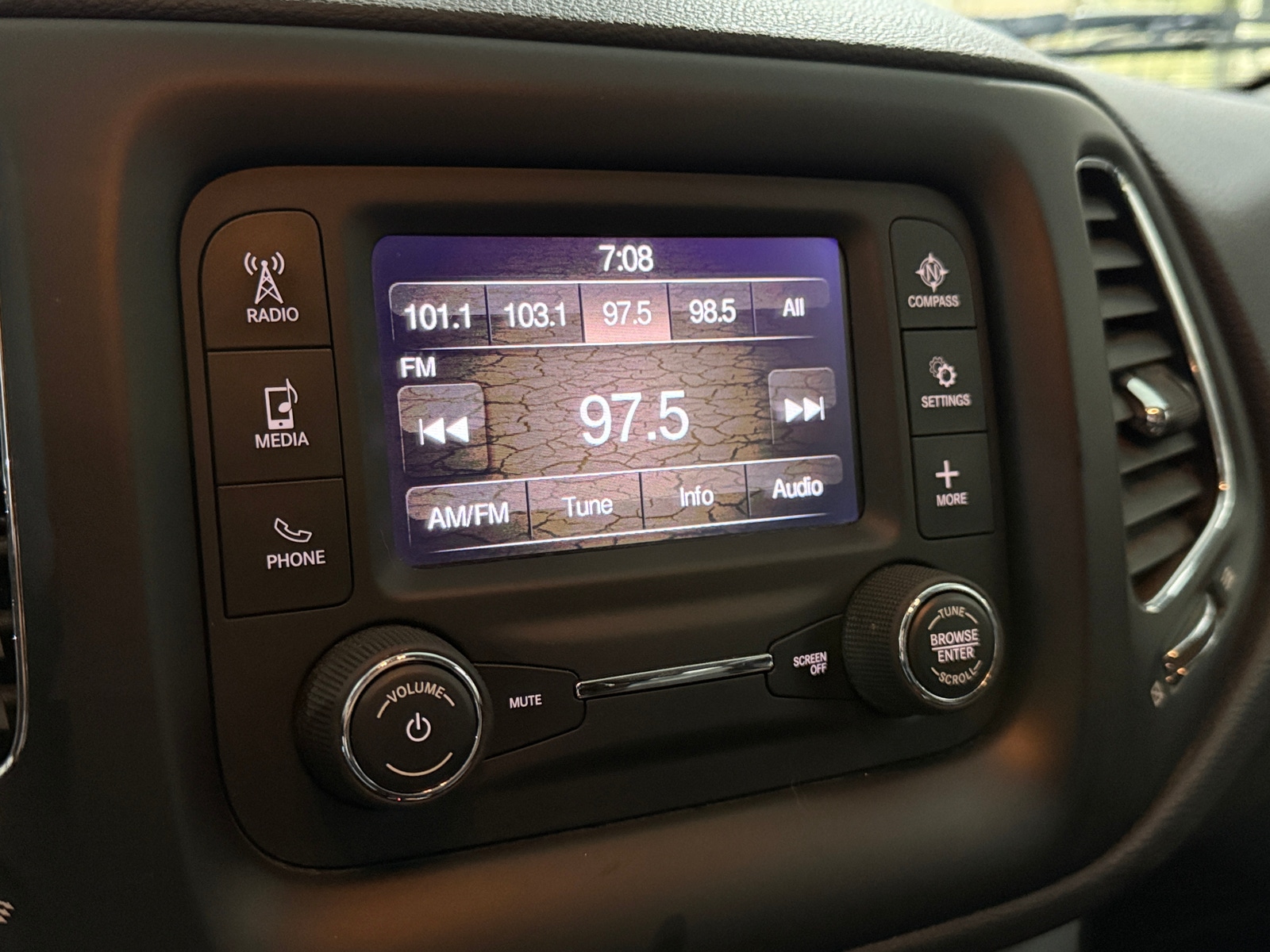 Thumbnail: 2018 Jeep Compass - 4