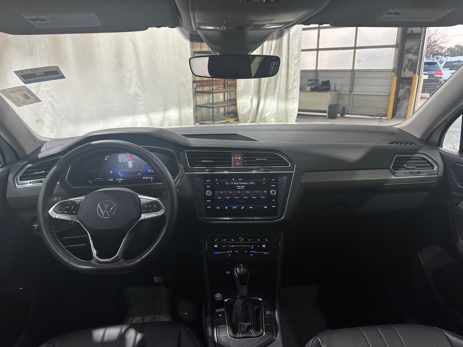 Thumbnail: 2024 Volkswagen Tiguan - 2