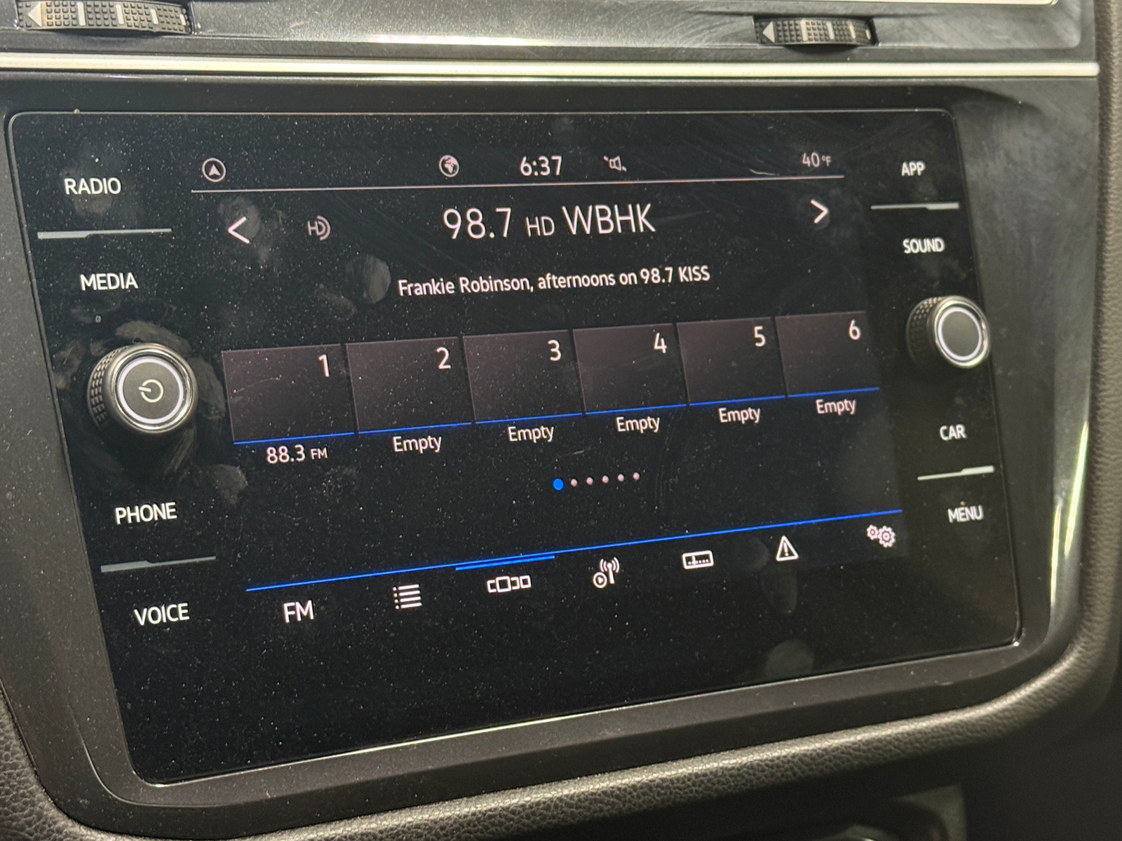 Thumbnail: 2024 Volkswagen Tiguan - 3