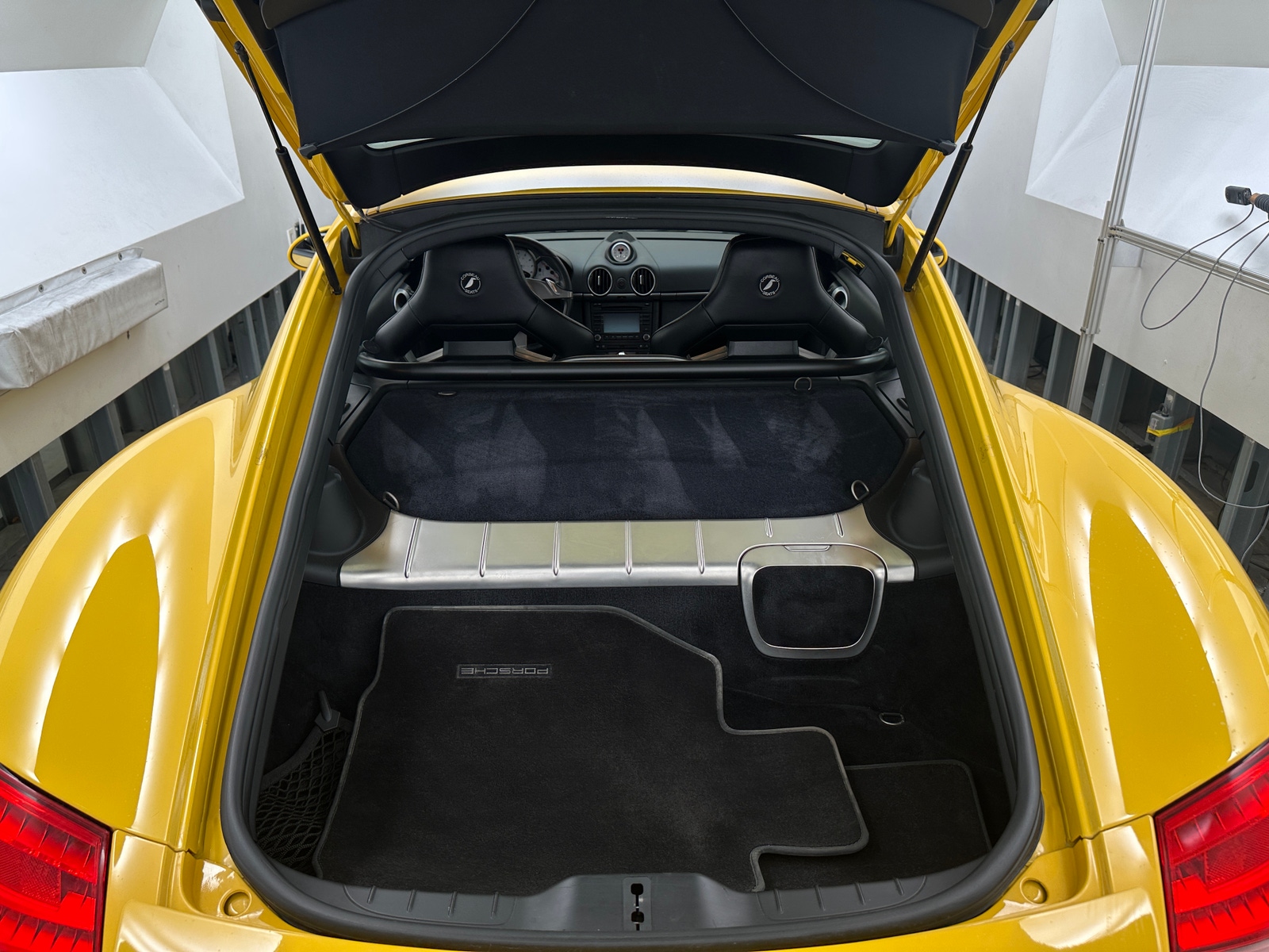 Thumbnail: 2010 Porsche Cayman - 4