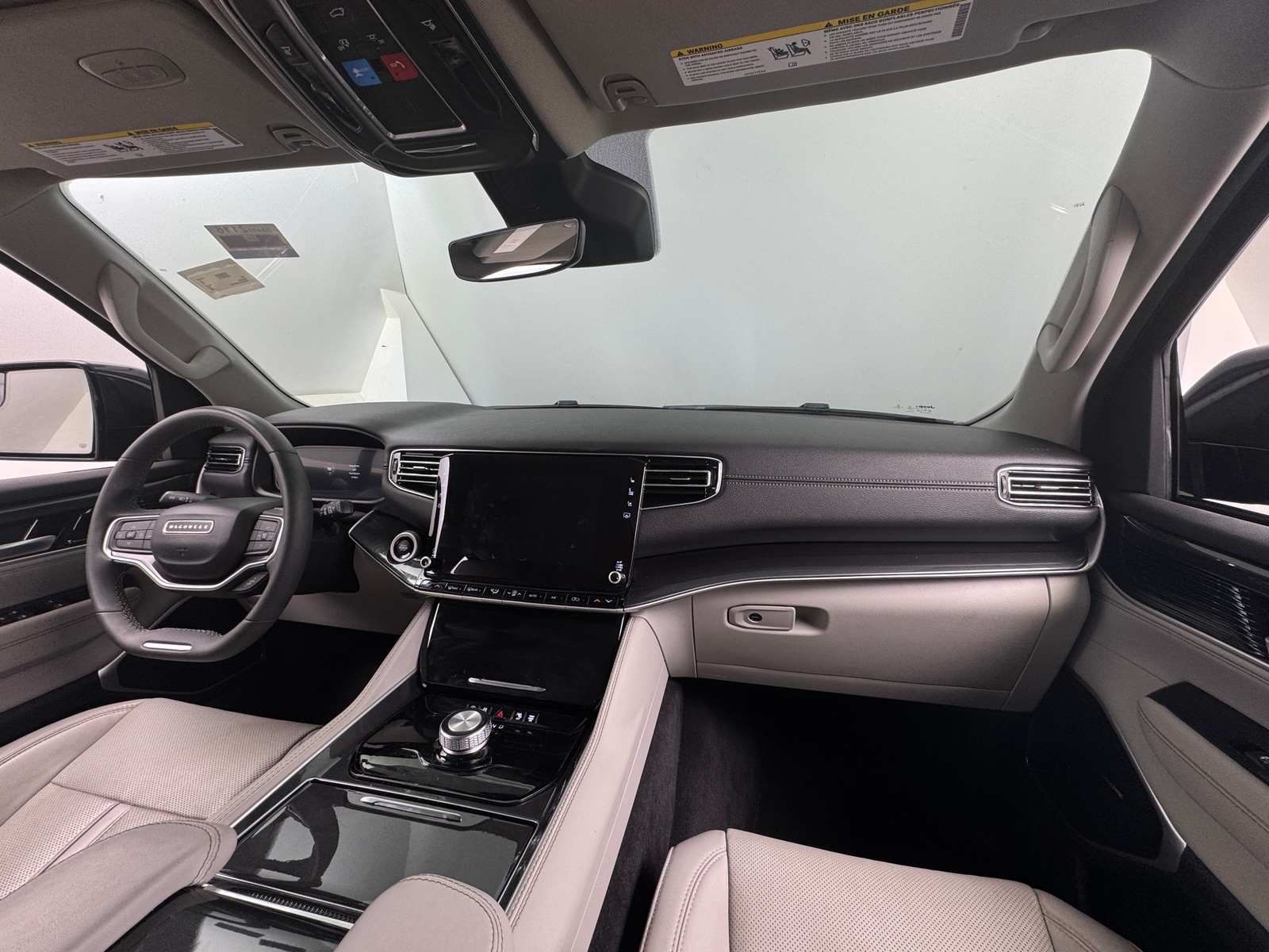 Thumbnail: 2022 Jeep Wagoneer - 2