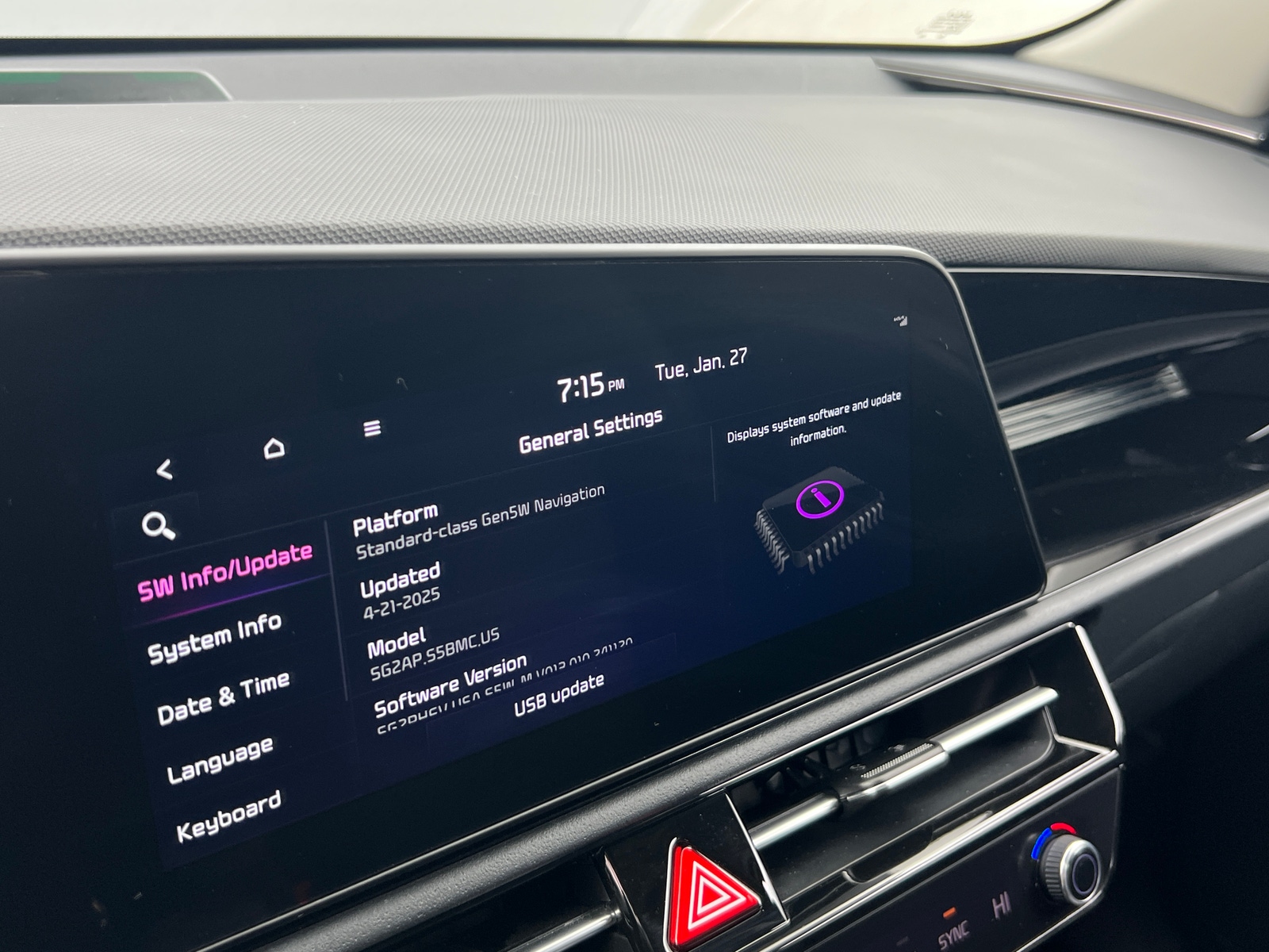 Thumbnail: 2024 Kia Niro - 3