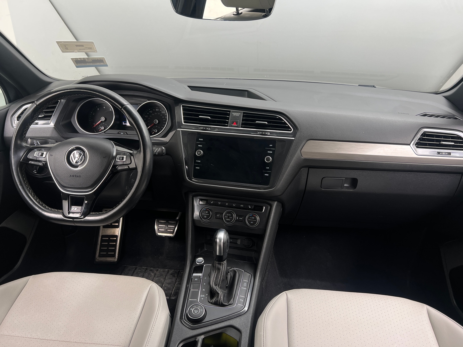 Thumbnail: 2021 Volkswagen Tiguan - 2