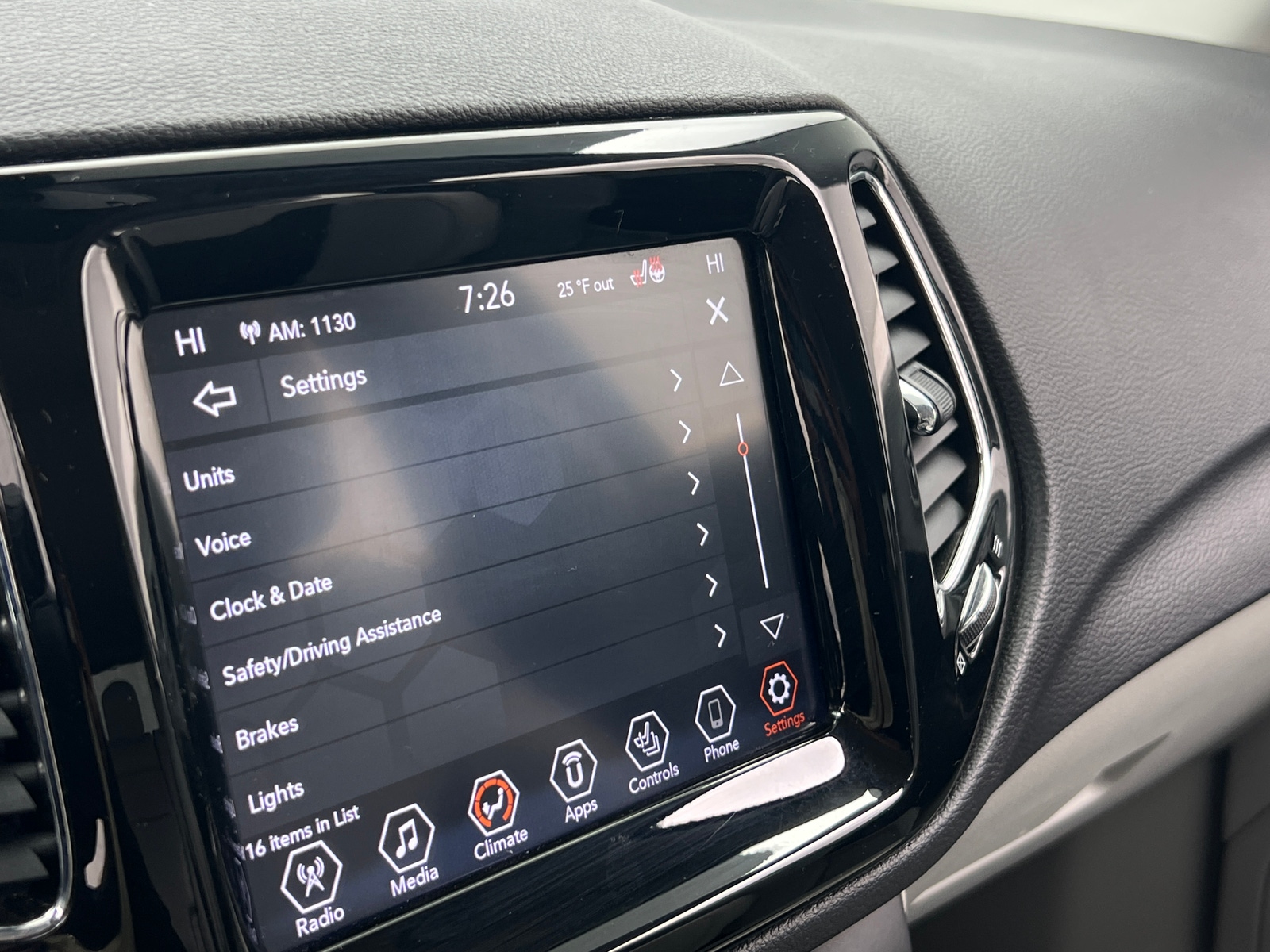 Thumbnail: 2020 Jeep Compass - 3