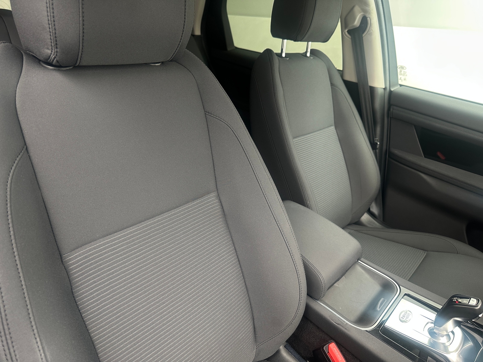 Thumbnail: 2020 Land Rover Discovery Sport - 2