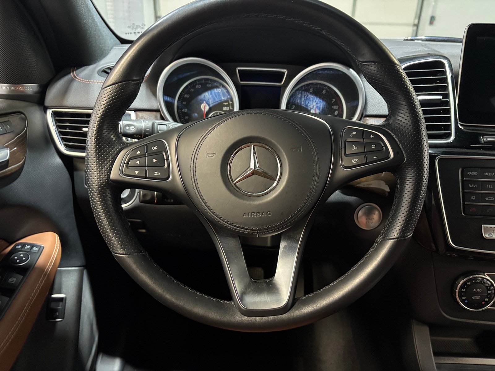 Thumbnail: 2017 Mercedes-Benz GLS - 4