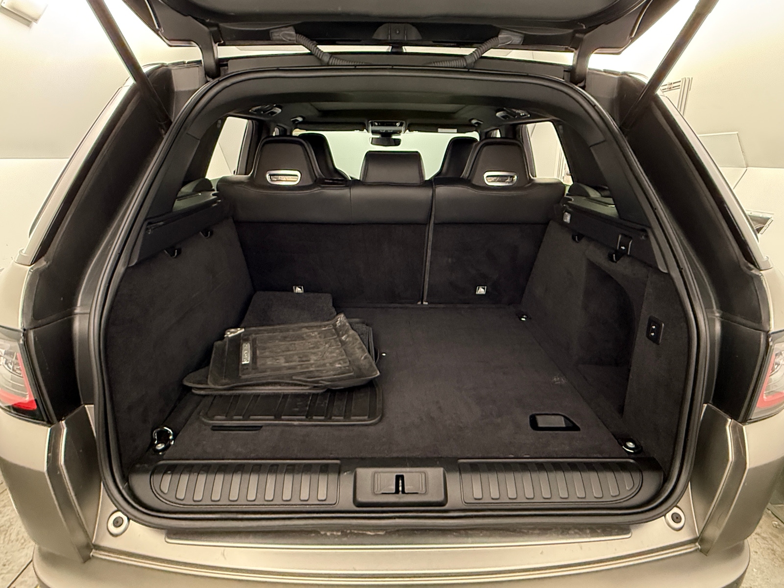 Thumbnail: 2019 Land Rover Range Rover Sport - 6