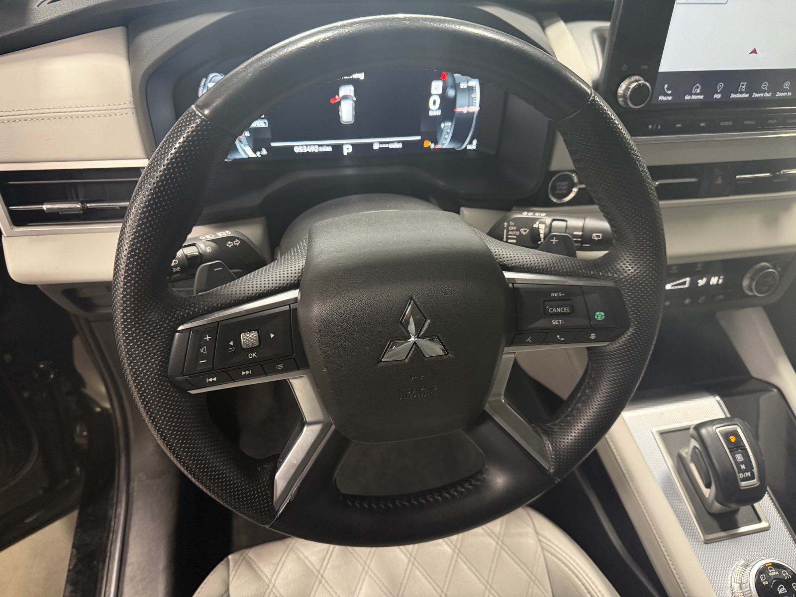 Thumbnail: 2023 Mitsubishi Outlander - 4